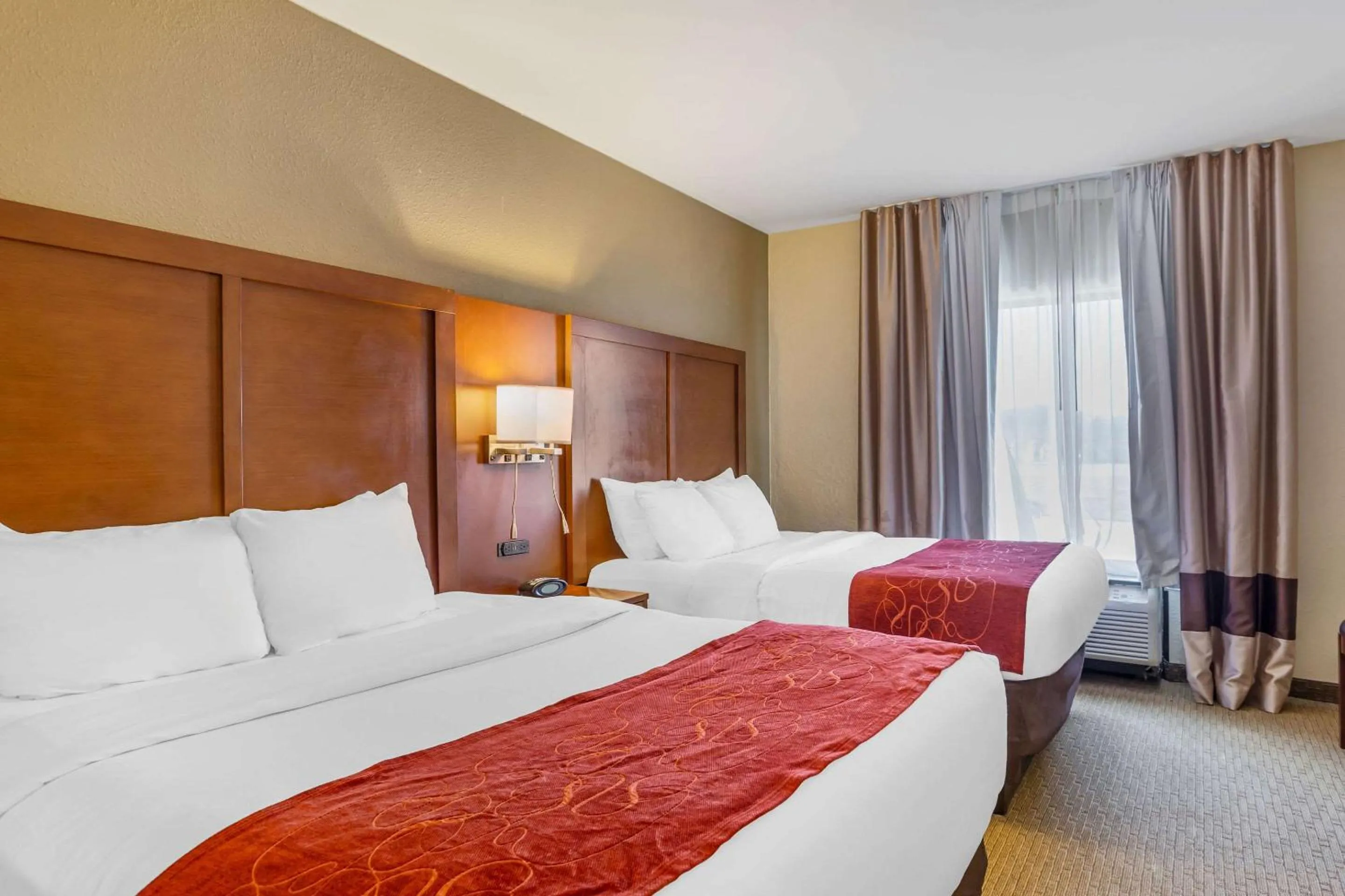 Bedroom in Comfort Suites South Point - Huntington