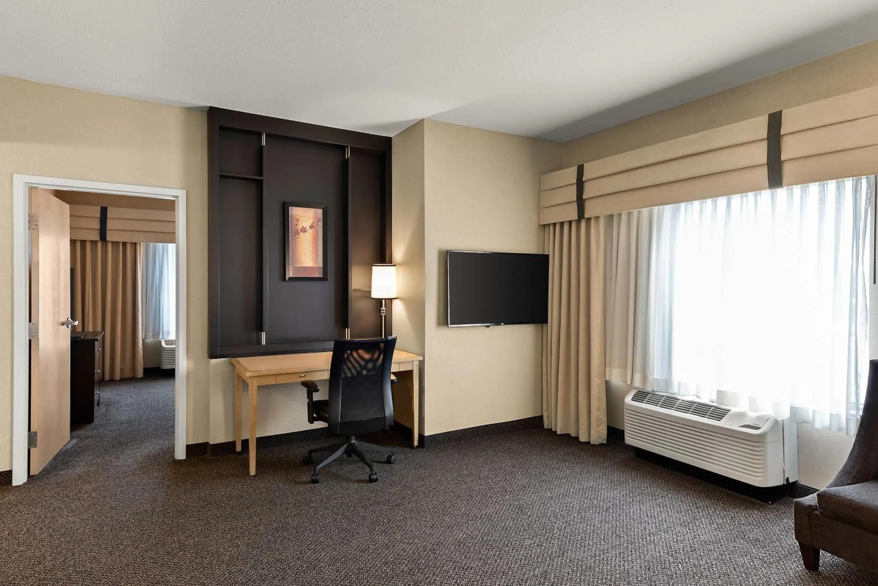 Bedroom, Bed in Cambria Hotel Columbus - Polaris