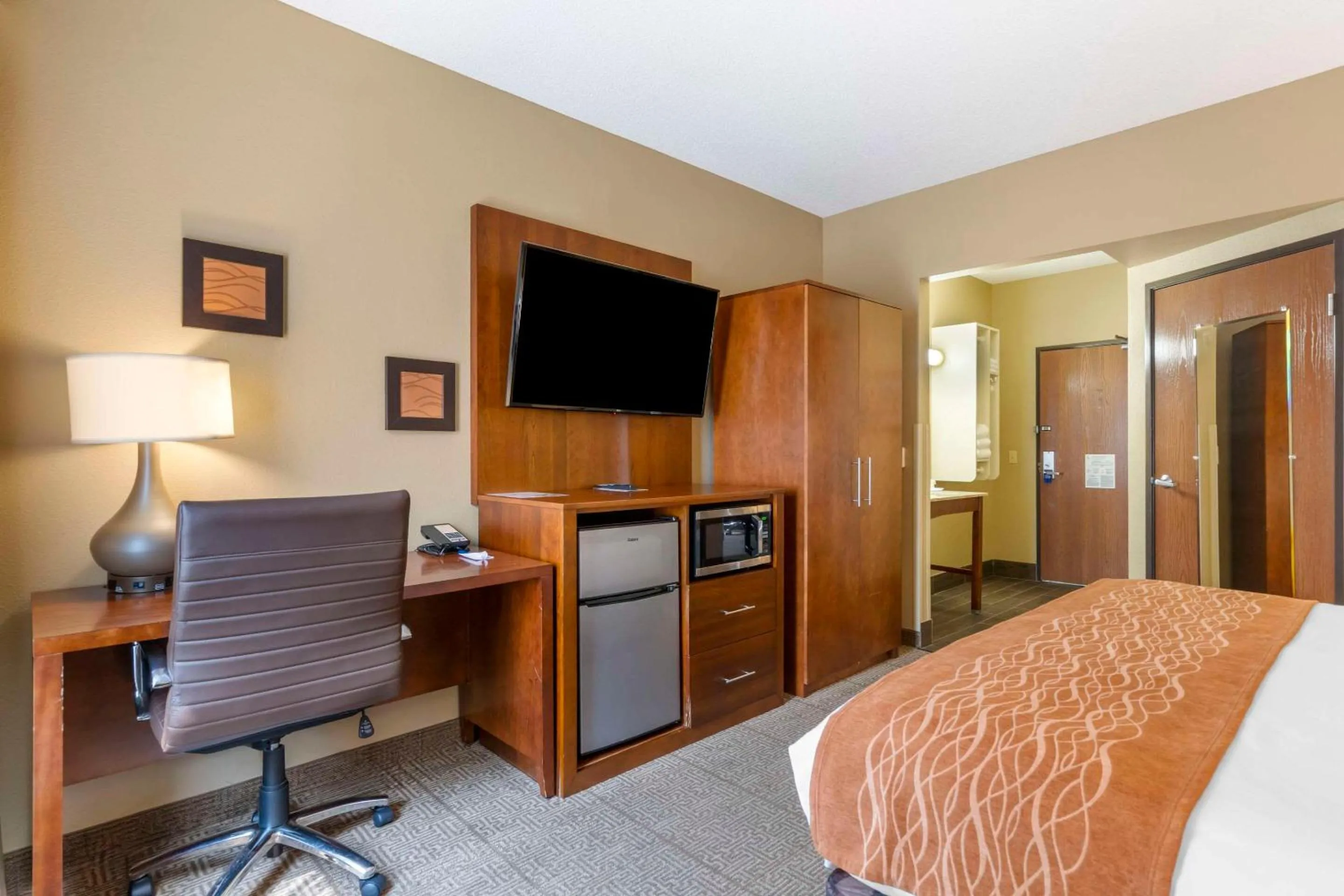 Bedroom, Bed in Comfort Inn North-Polaris