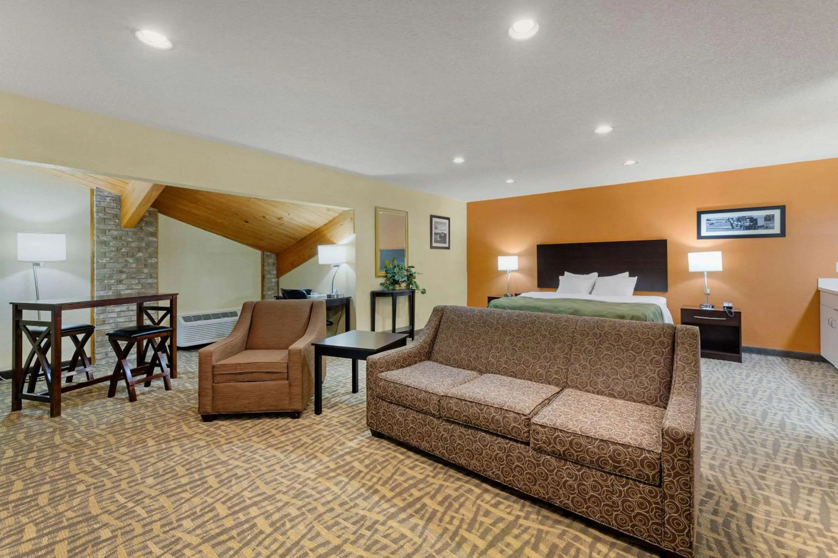 Photo of the whole room in Quality Inn Wooster