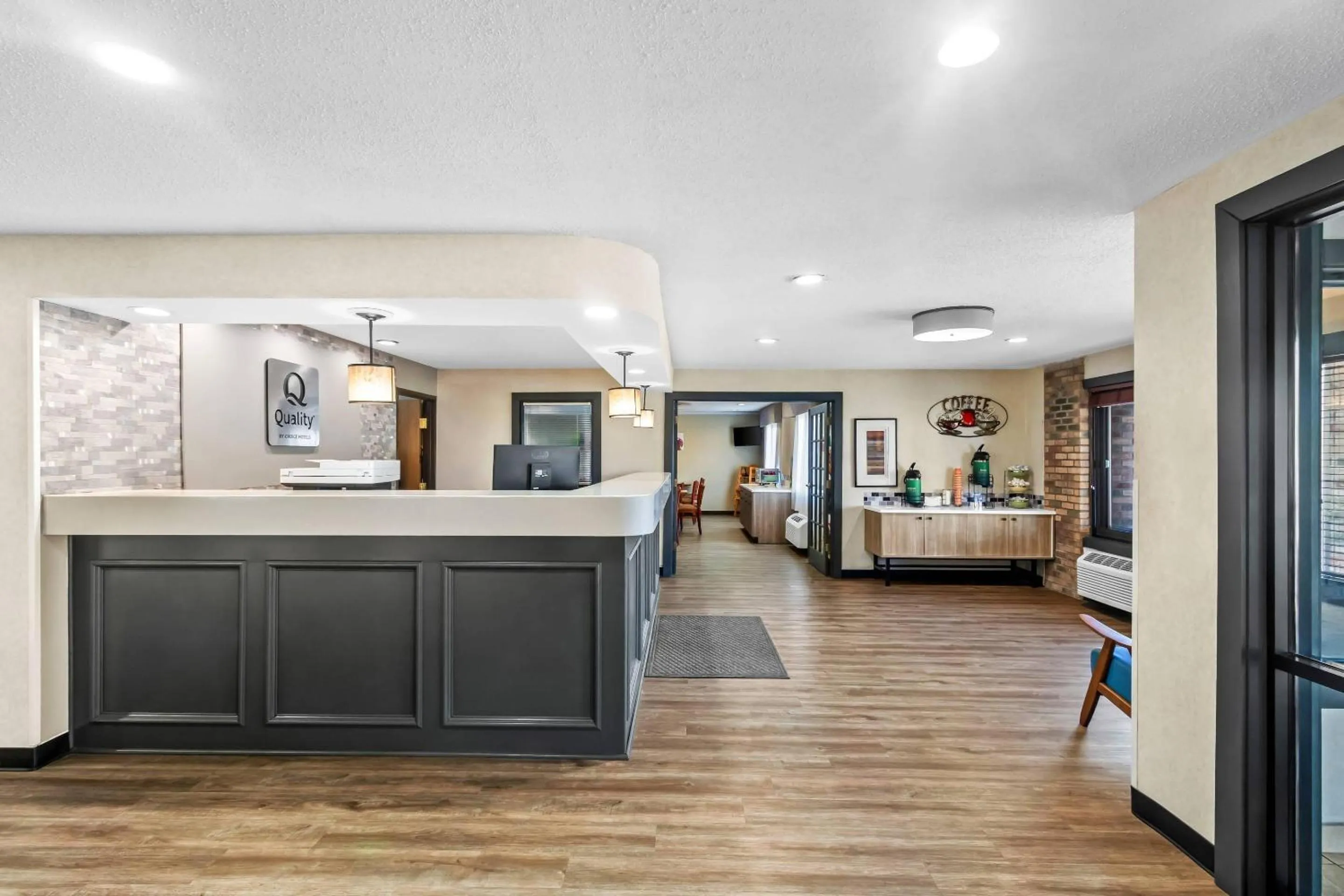 Lobby or reception in Quality Inn East Liverpool - Calcutta