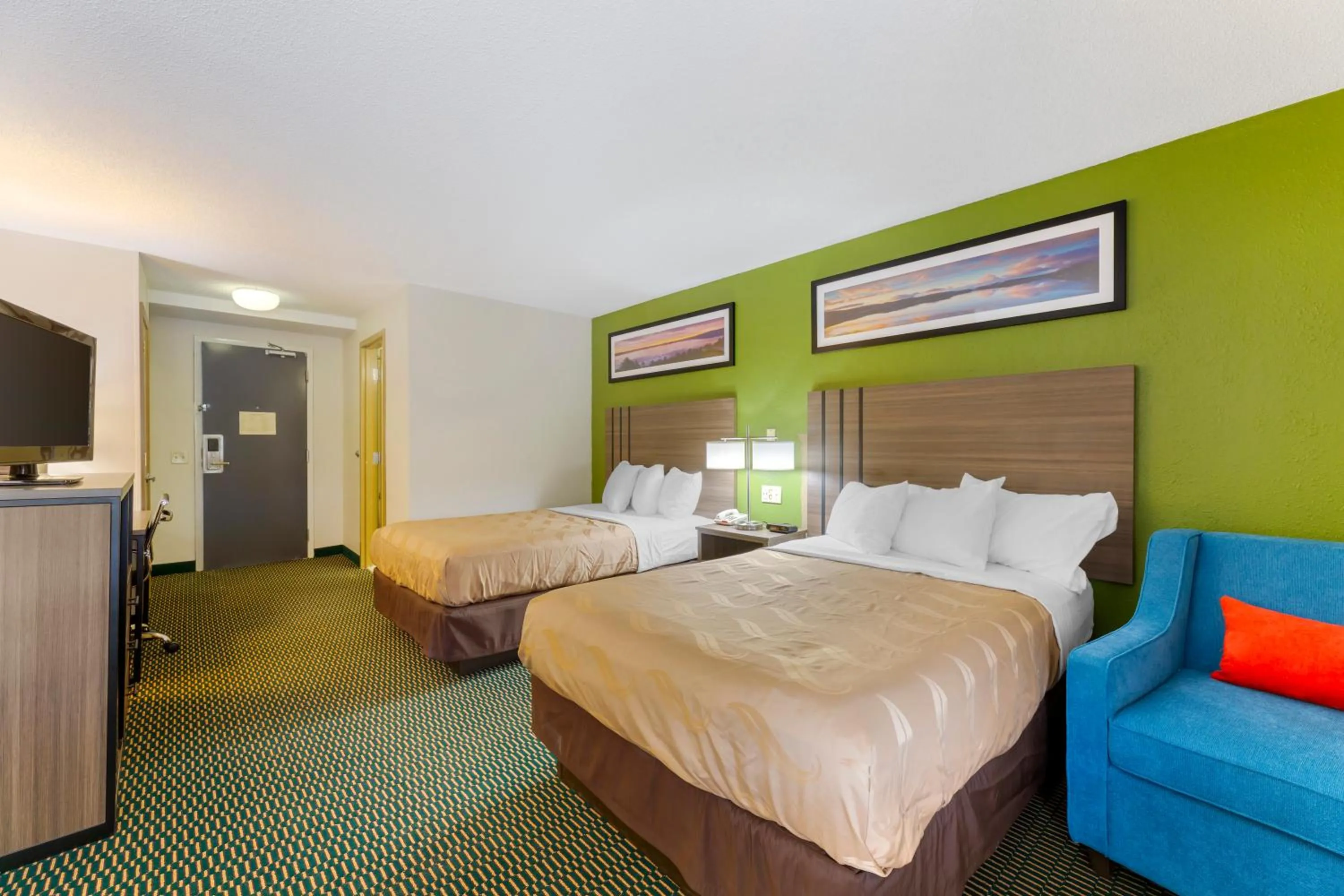 Bedroom, Bed in Rodeway Inn Huron