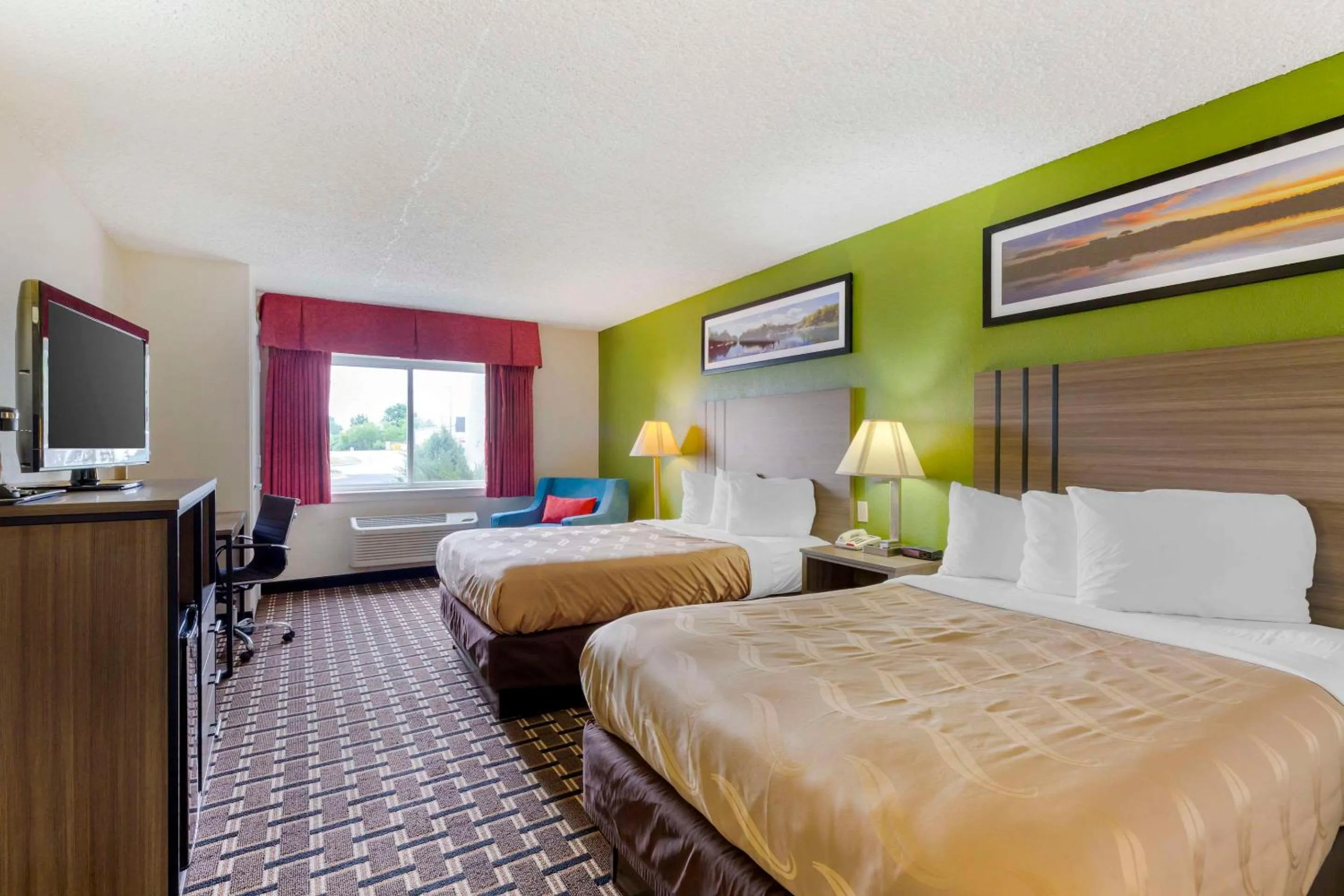 Bedroom, Bed in Rodeway Inn Huron