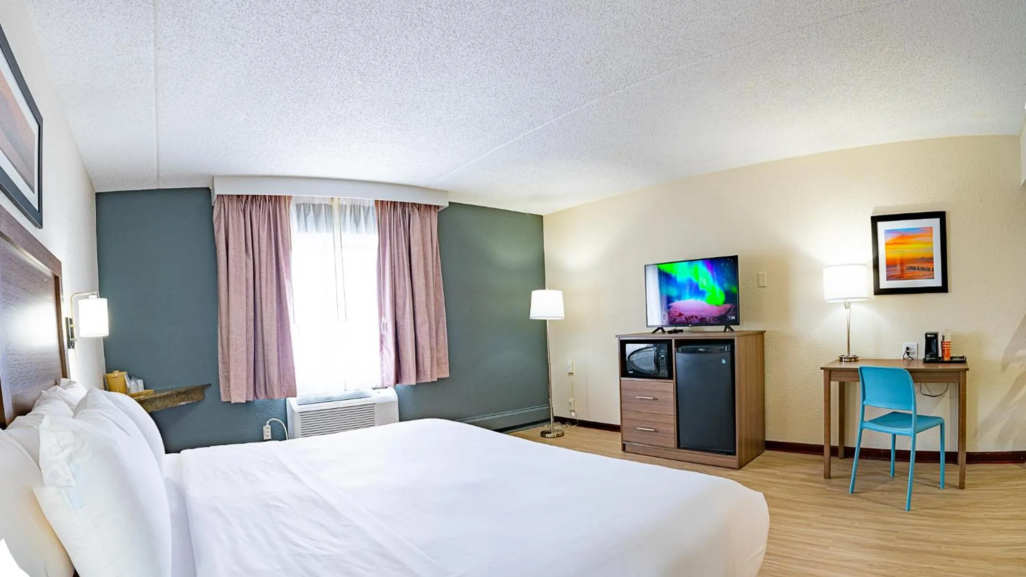 Bed in Quality Inn Milan-Sandusky