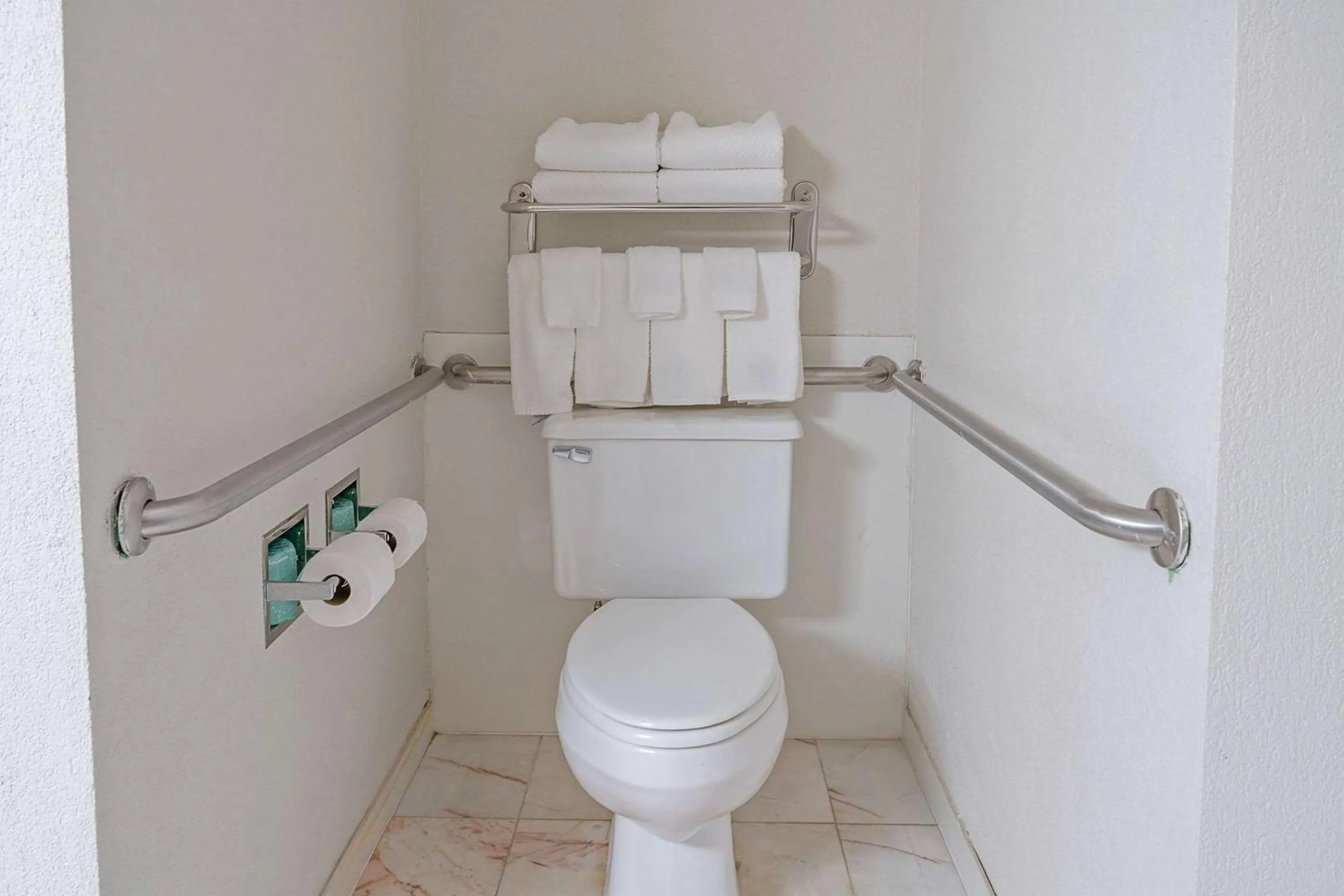 Bedroom in Quality Inn Milan-Sandusky