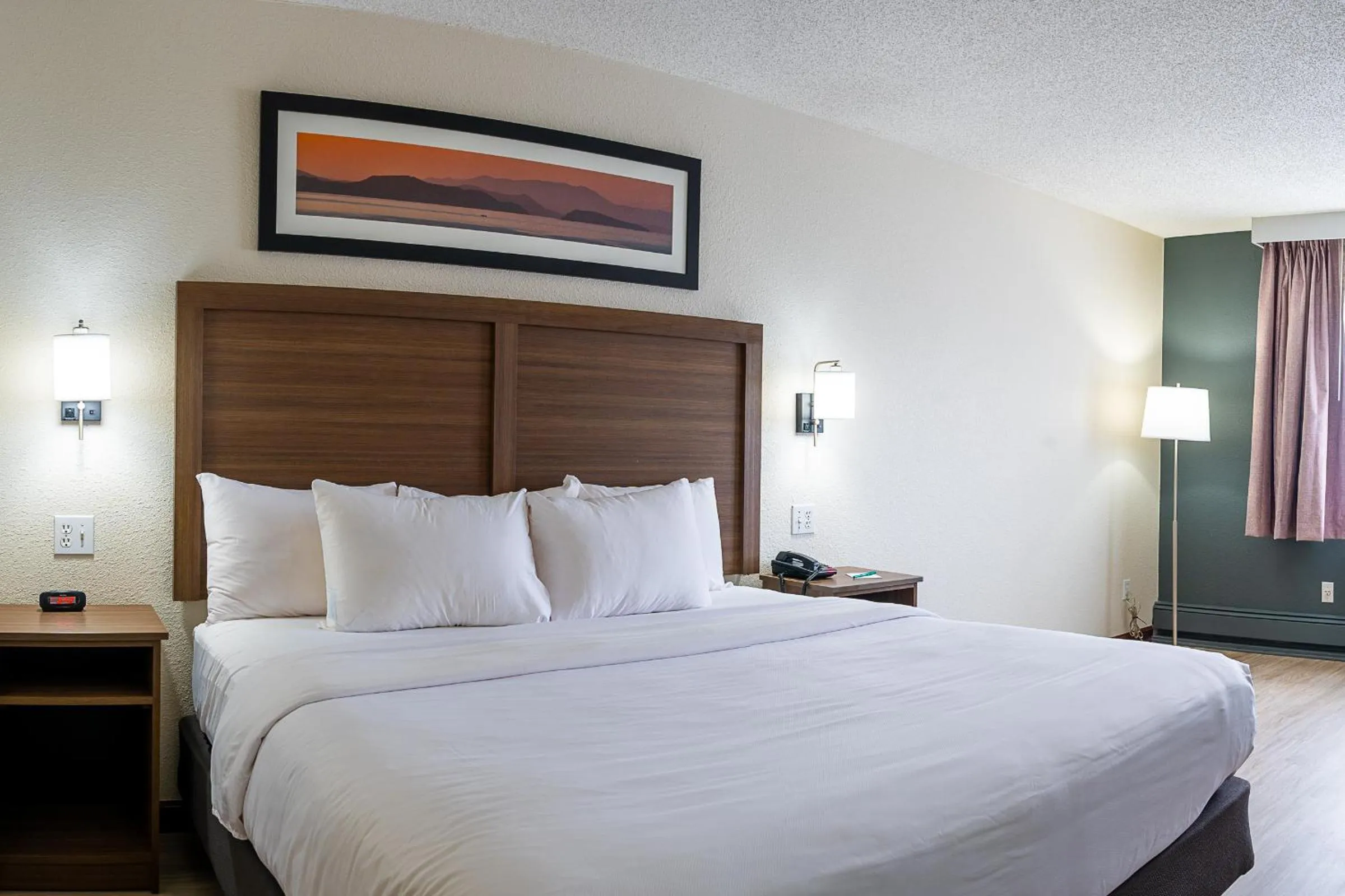 Bed in Quality Inn Milan-Sandusky