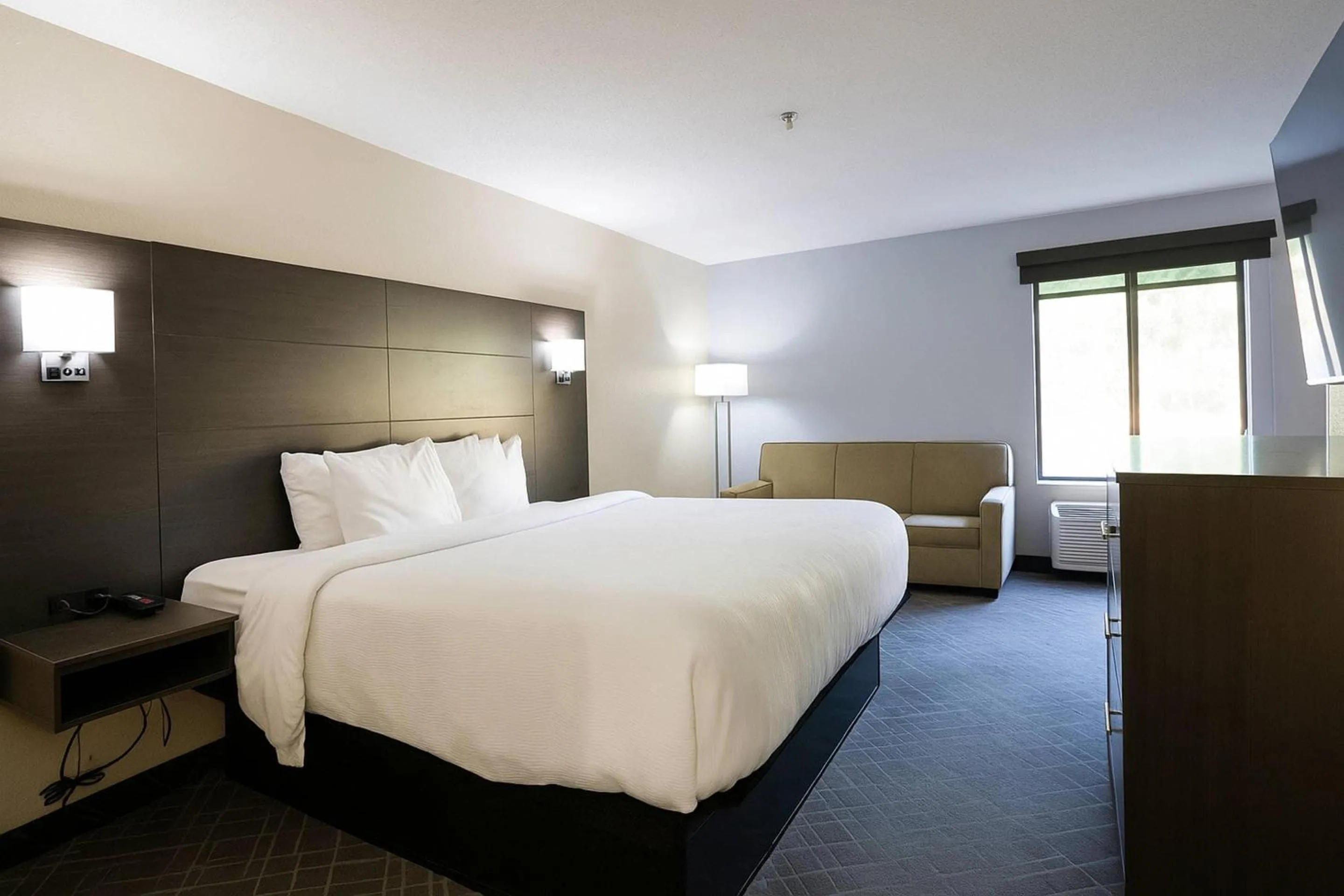 Bedroom, Bed in Quality Inn & Suites Circleville