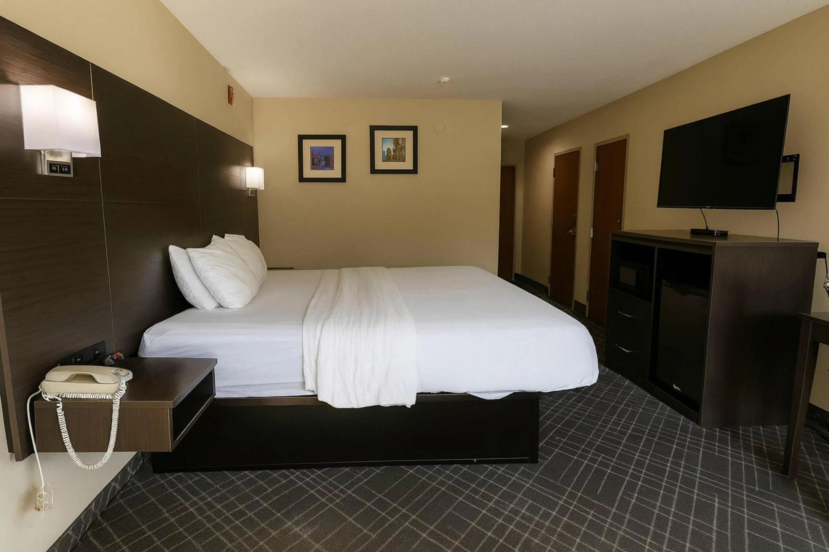 Bedroom, Bed in Quality Inn & Suites Circleville