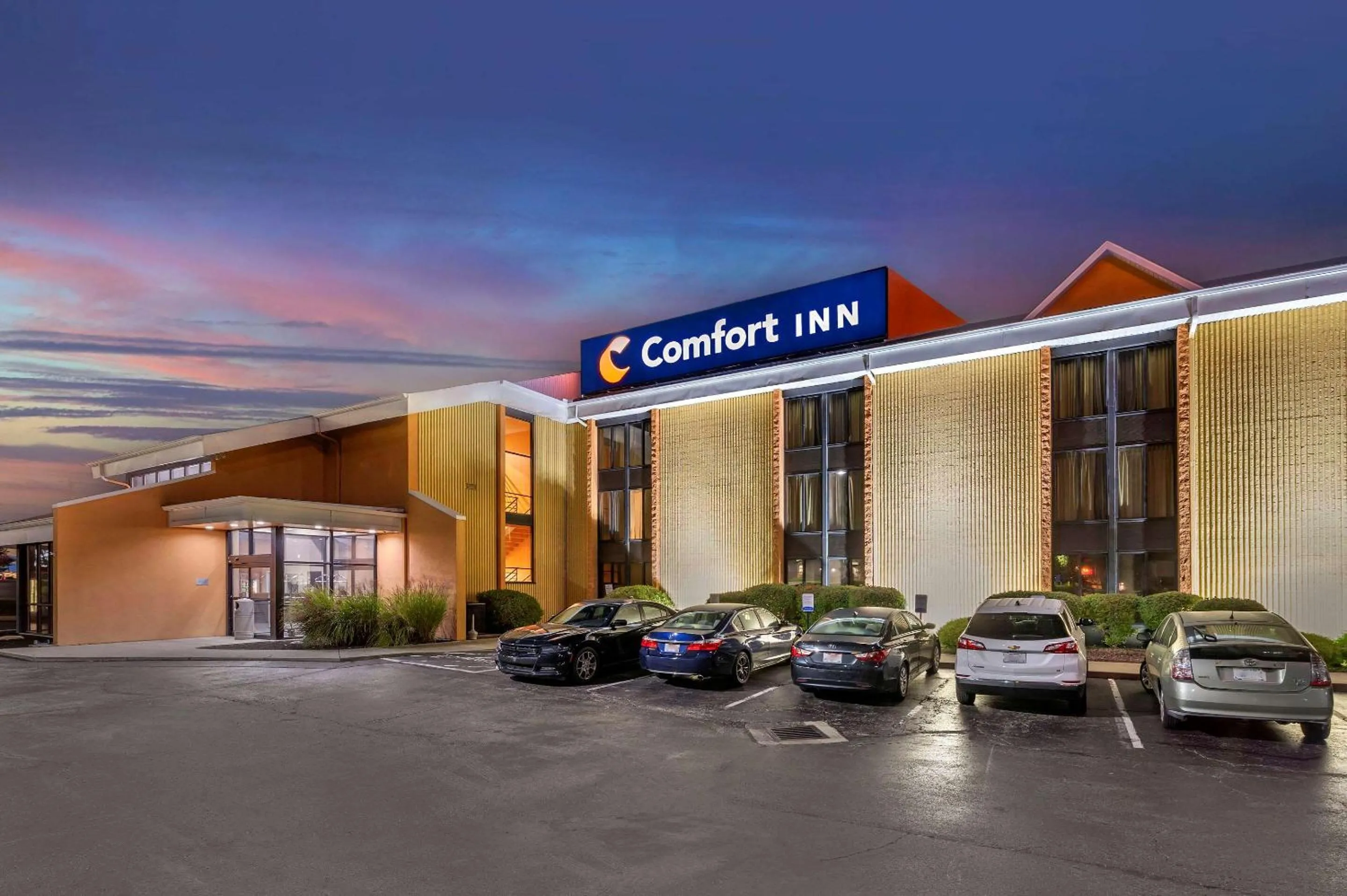 Property building in Comfort Inn Cincinnati Northeast
