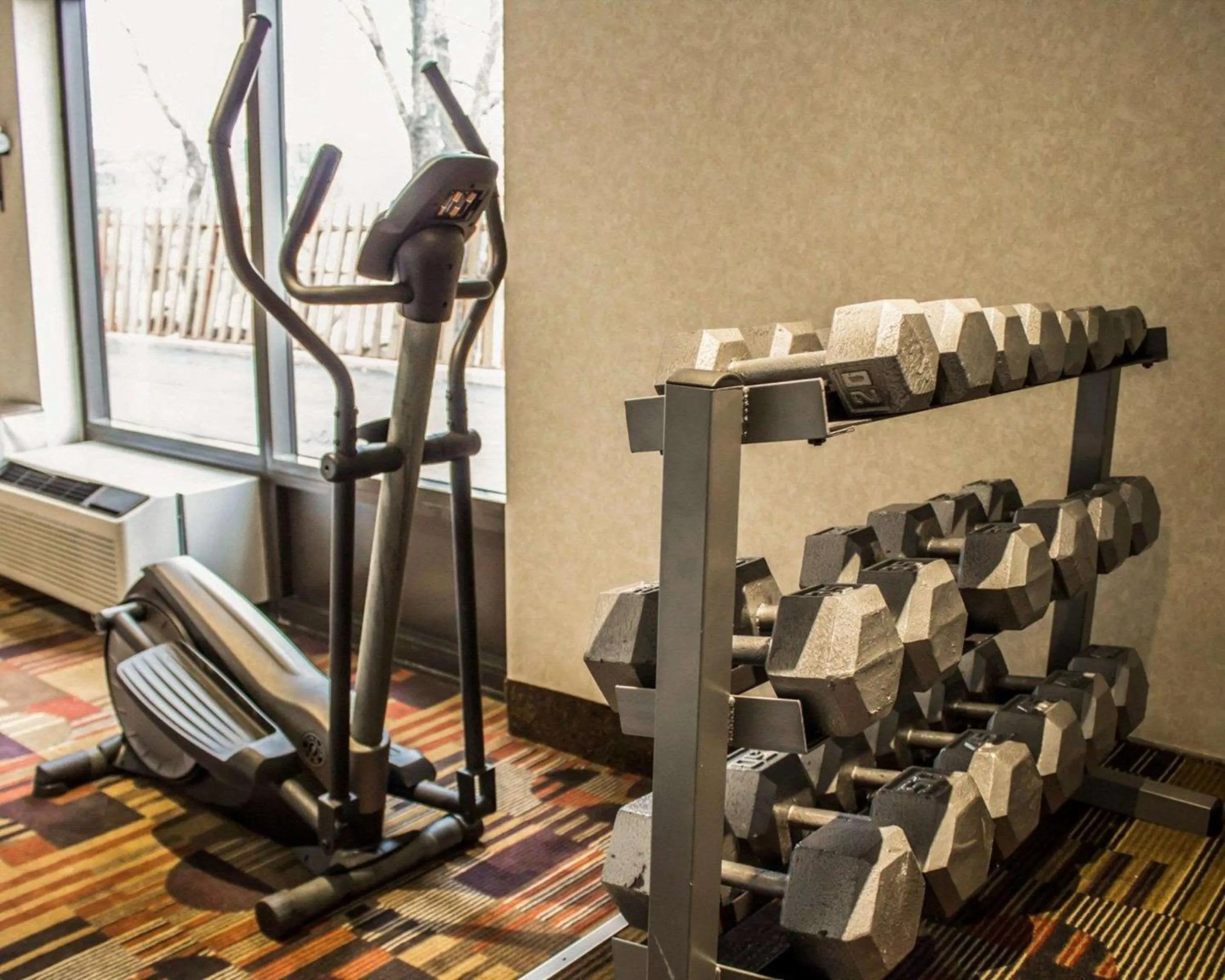Fitness centre/facilities in Quality Inn