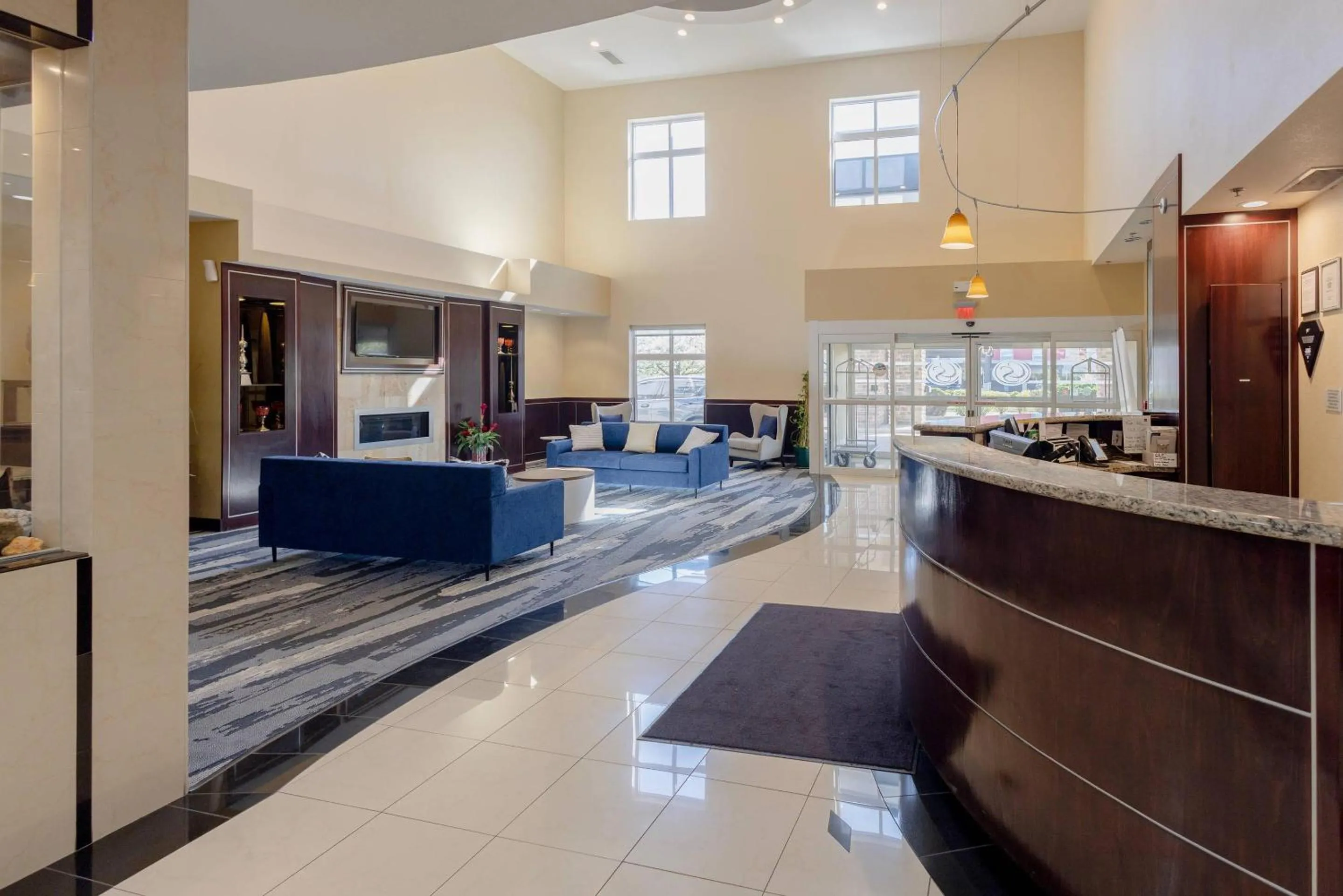 Lobby or reception in Comfort Suites Troy-I75