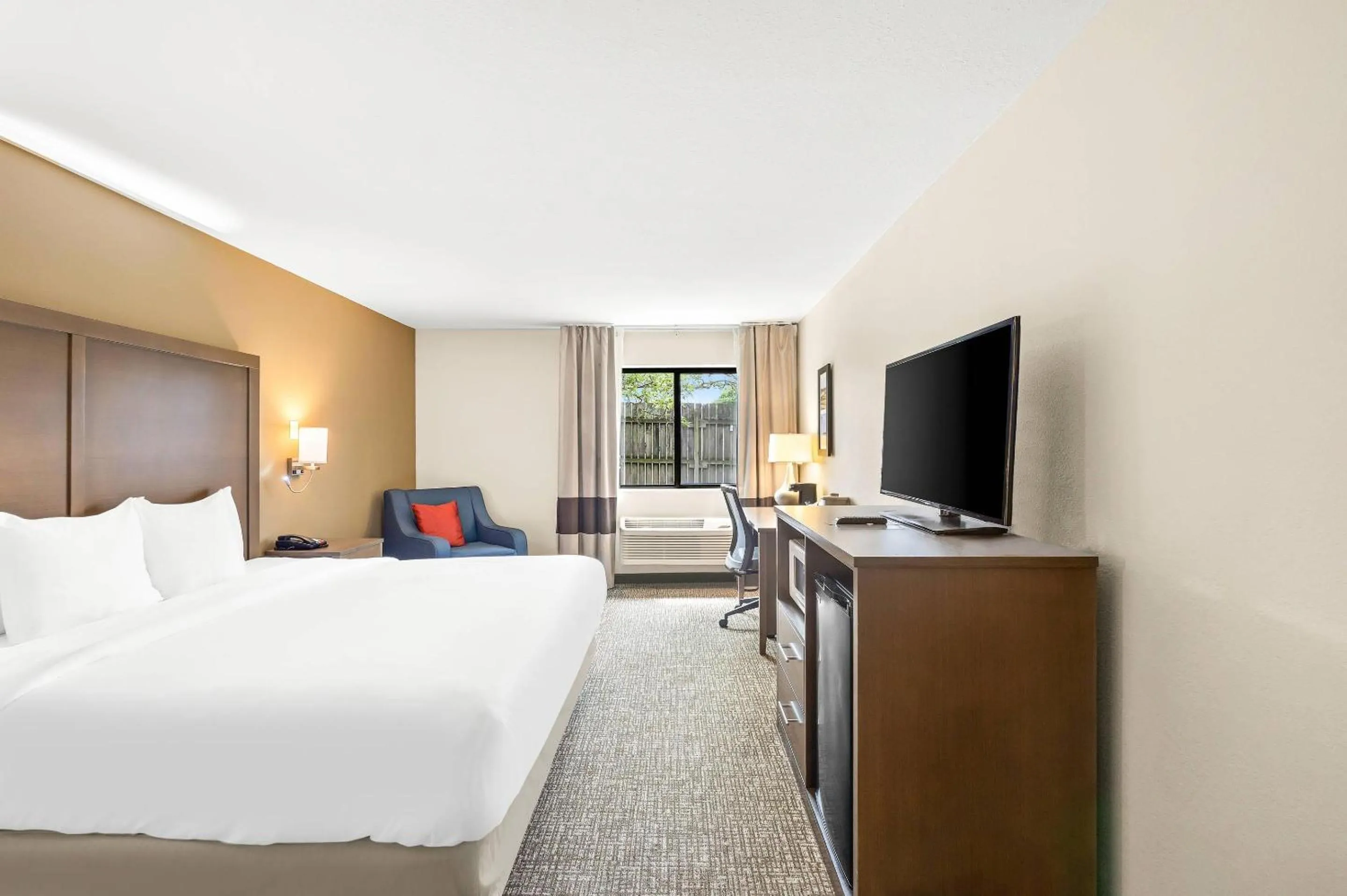 Bedroom, Bed in Comfort Inn Van Wert