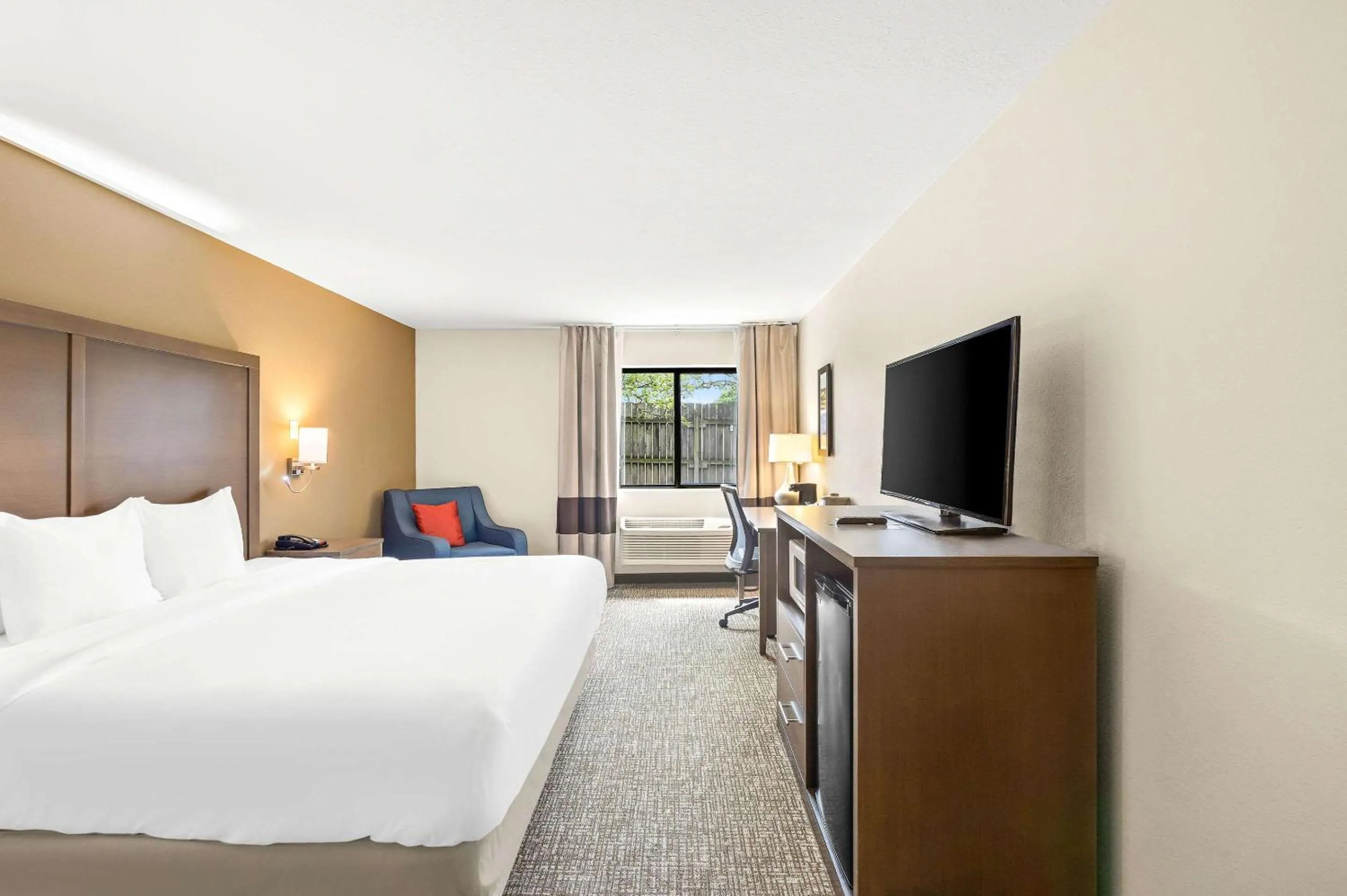 Bedroom, Bed in Comfort Inn Van Wert