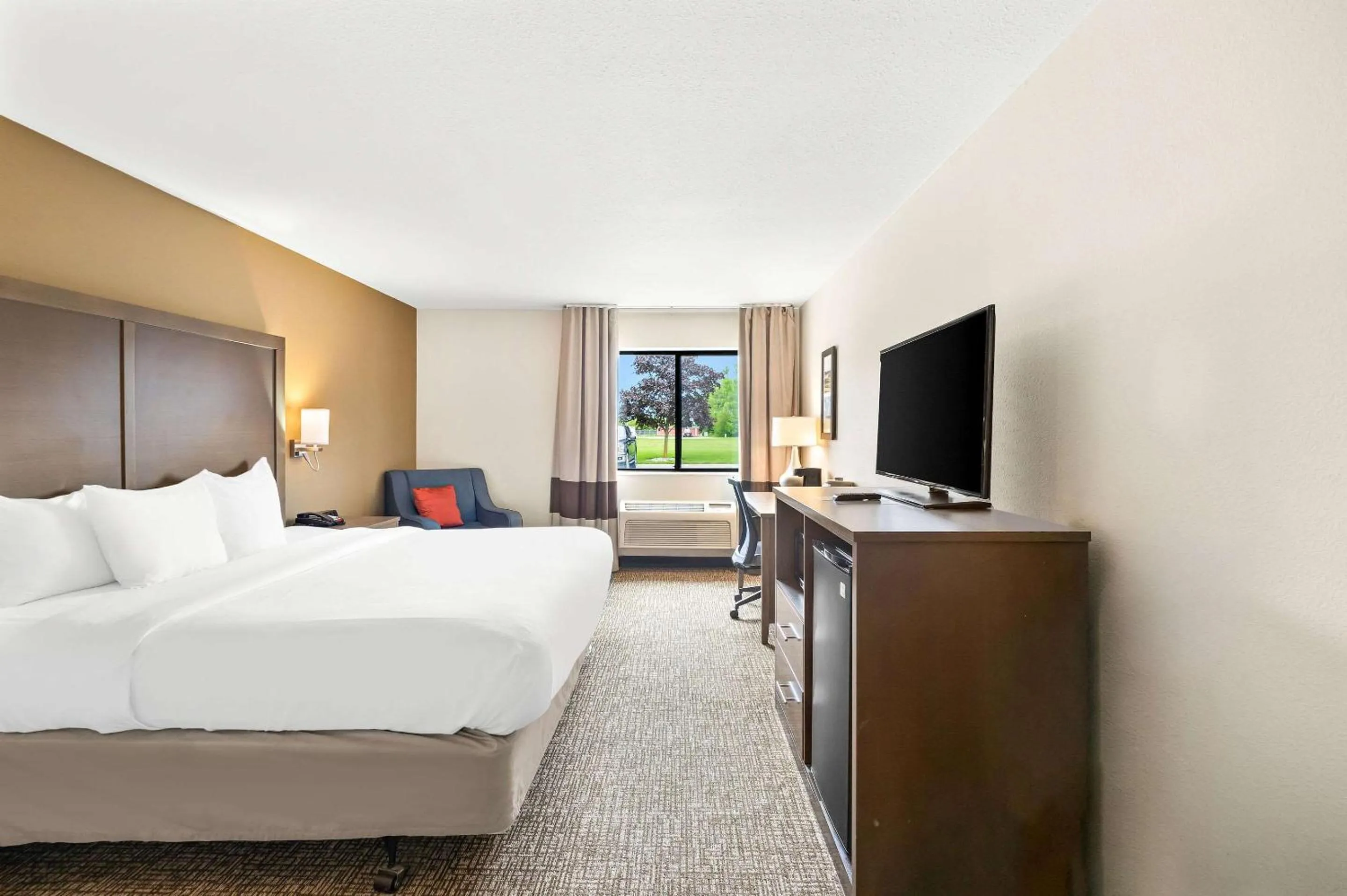 Bedroom, Bed in Comfort Inn Van Wert