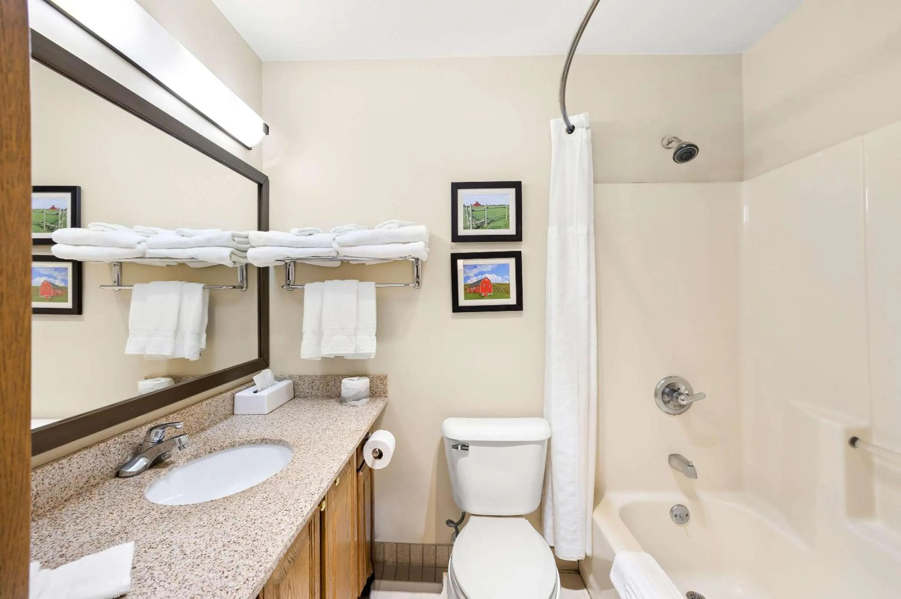 Bedroom in Comfort Inn Van Wert