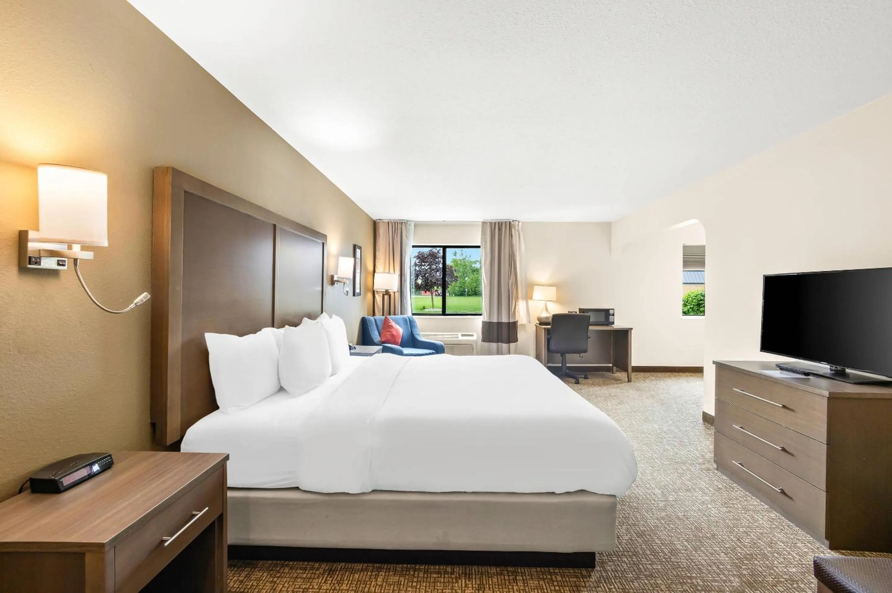 Bedroom, Bed in Comfort Inn Van Wert