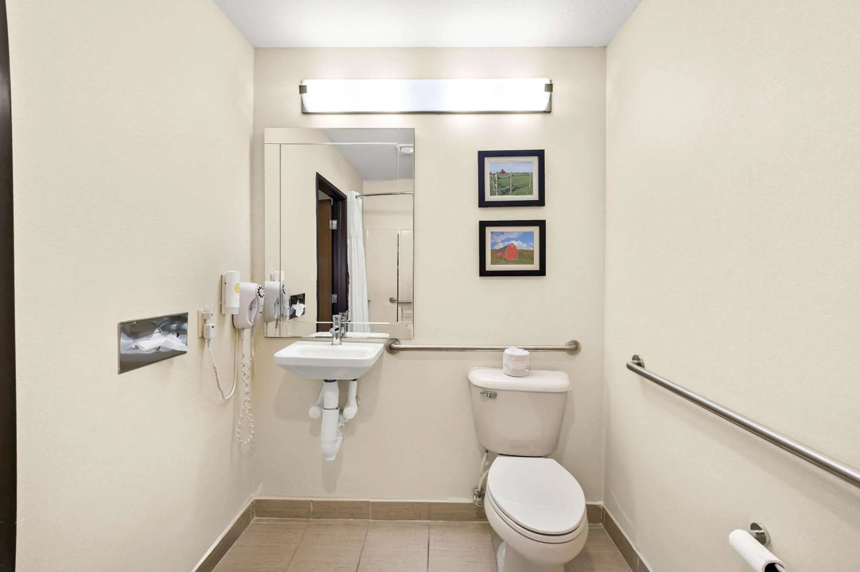 Bedroom in Comfort Inn Van Wert