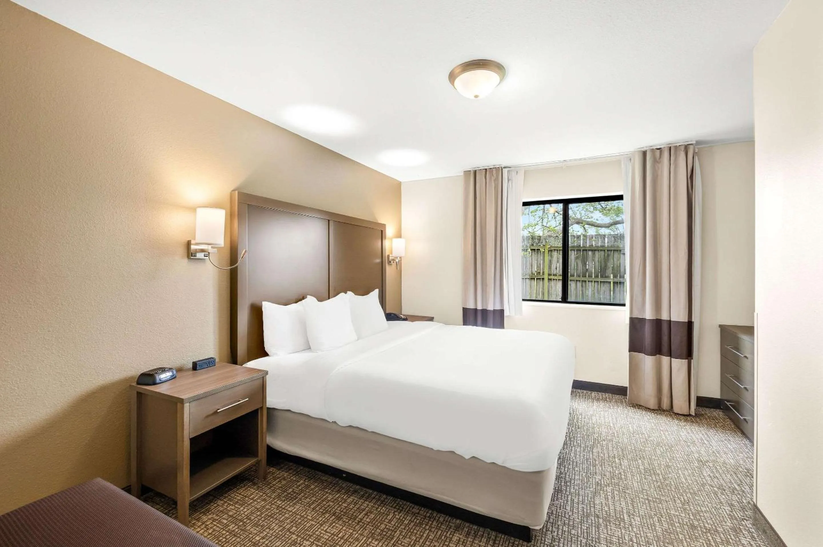 Bedroom, Bed in Comfort Inn Van Wert