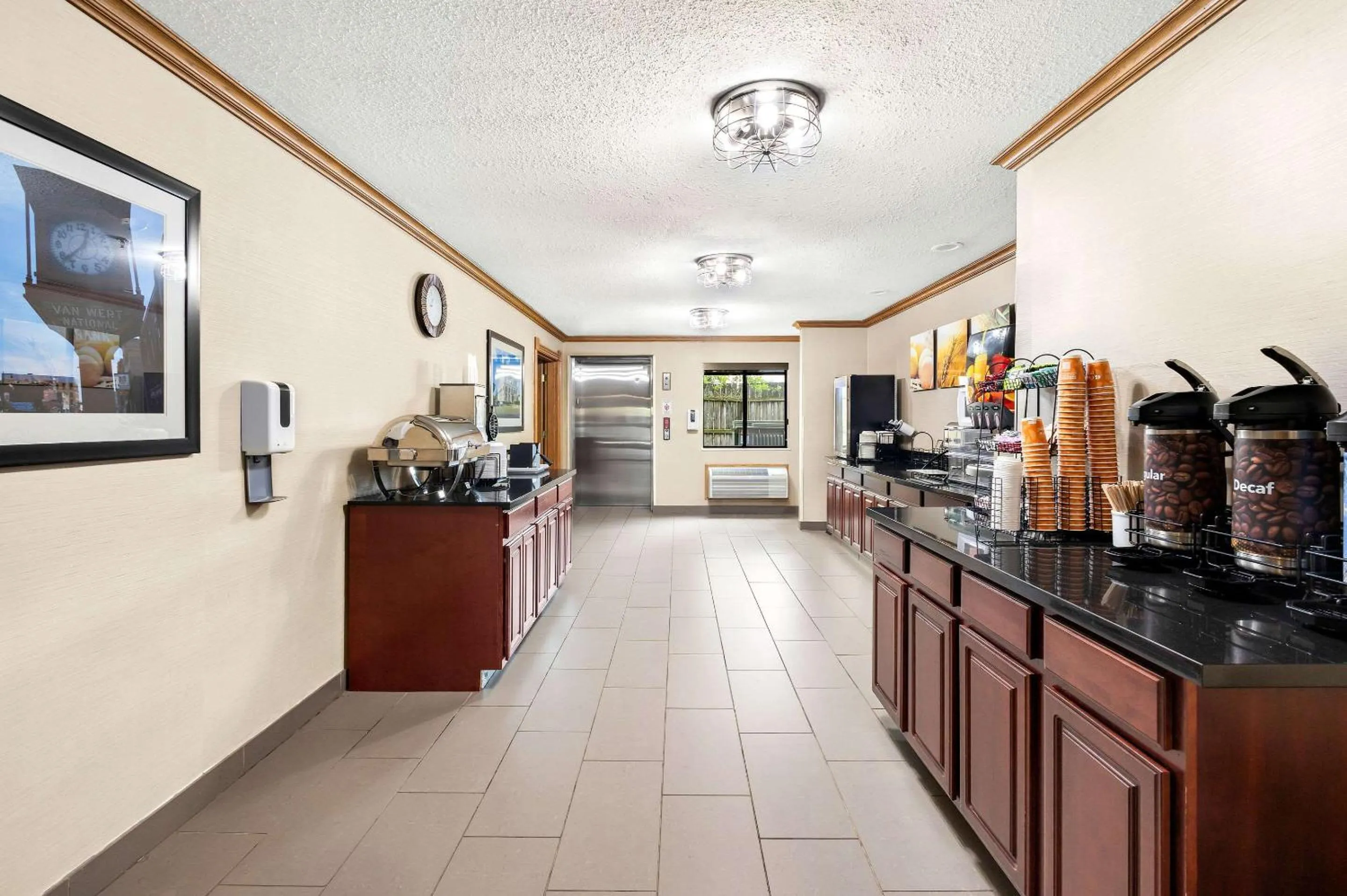 Breakfast in Comfort Inn Van Wert