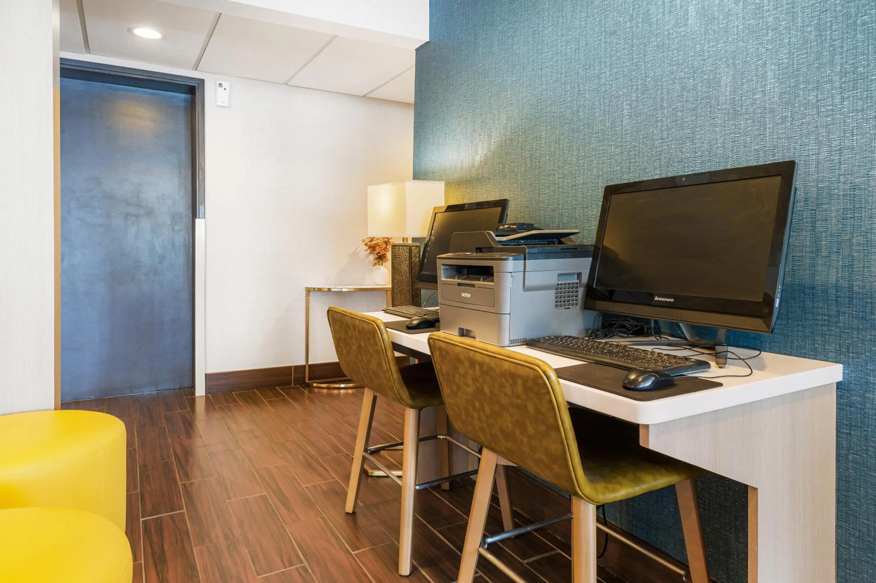 Business facilities in Comfort Inn Mayfield Heights Cleveland East