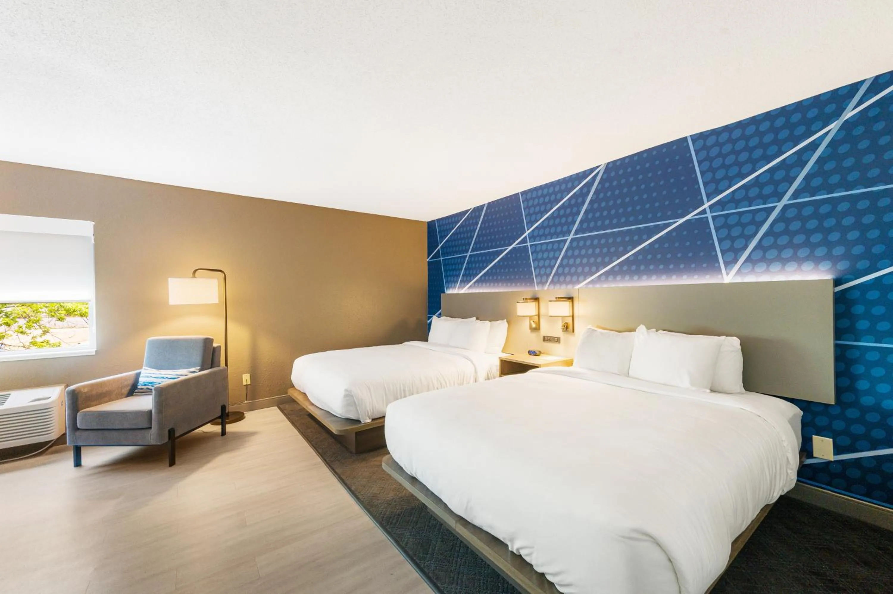 Bed in Comfort Inn Mayfield Heights Cleveland East