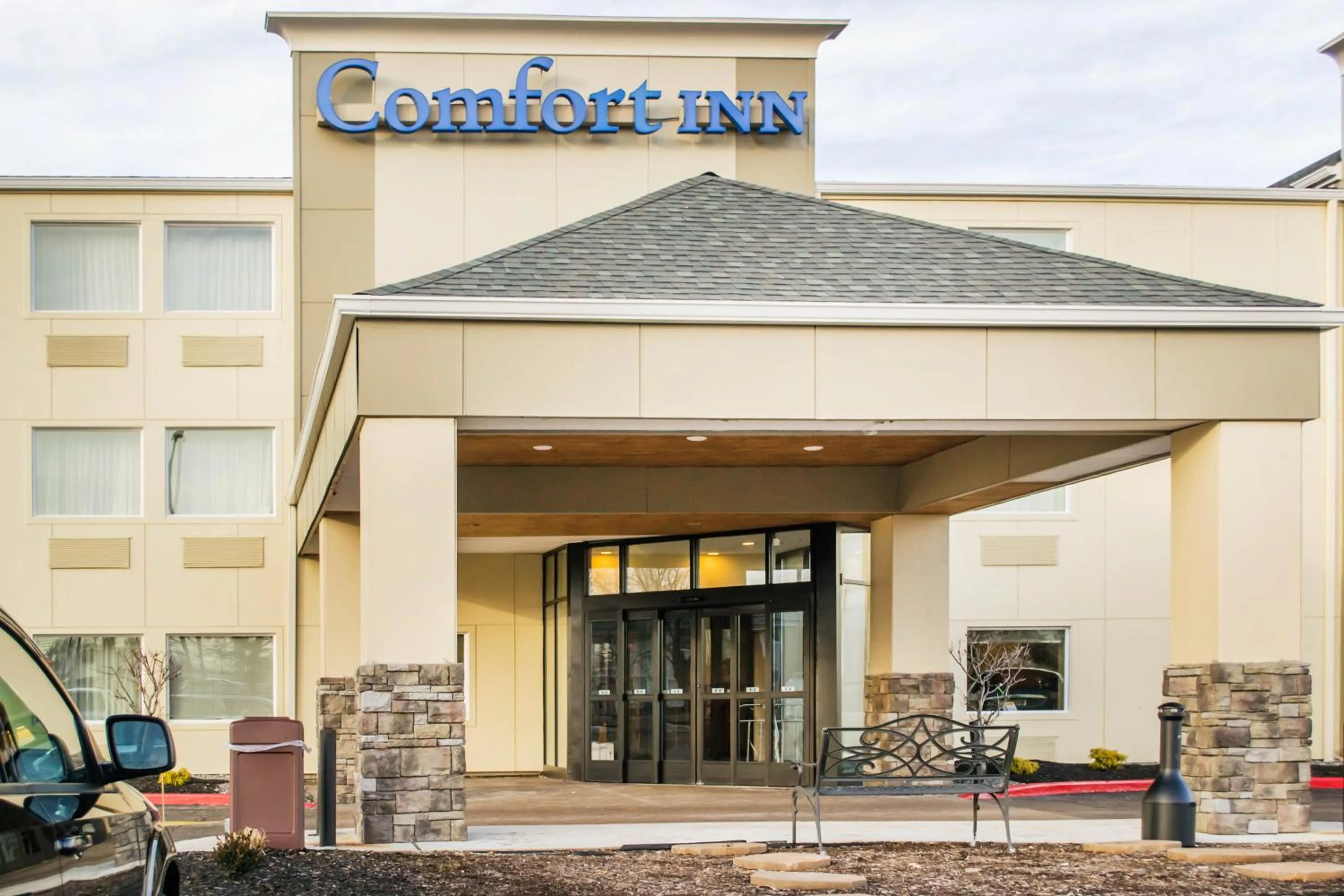 Property building in Comfort Inn Mayfield Heights Cleveland East