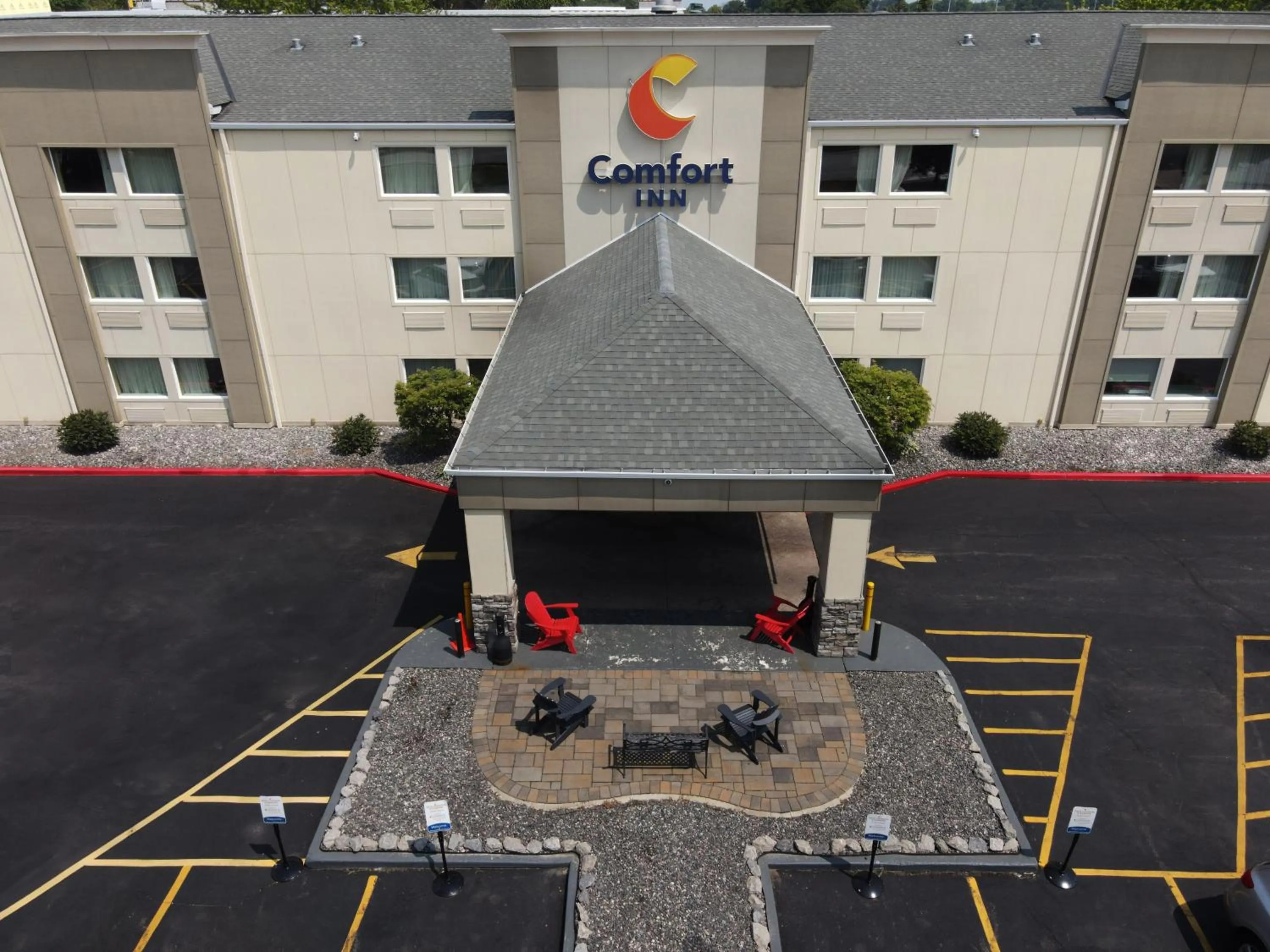 Property building in Comfort Inn Mayfield Heights Cleveland East