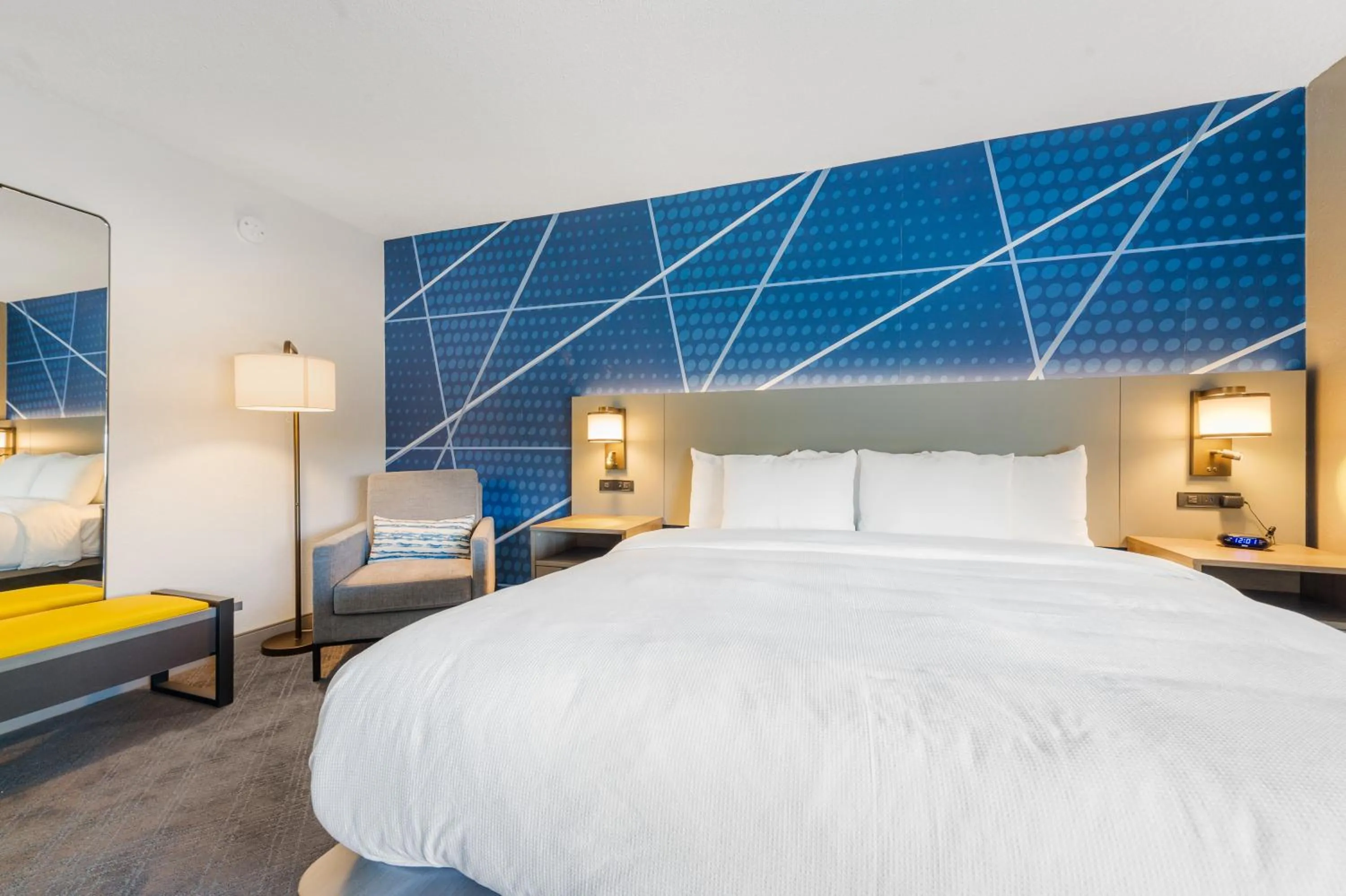 Bed in Comfort Inn Mayfield Heights Cleveland East