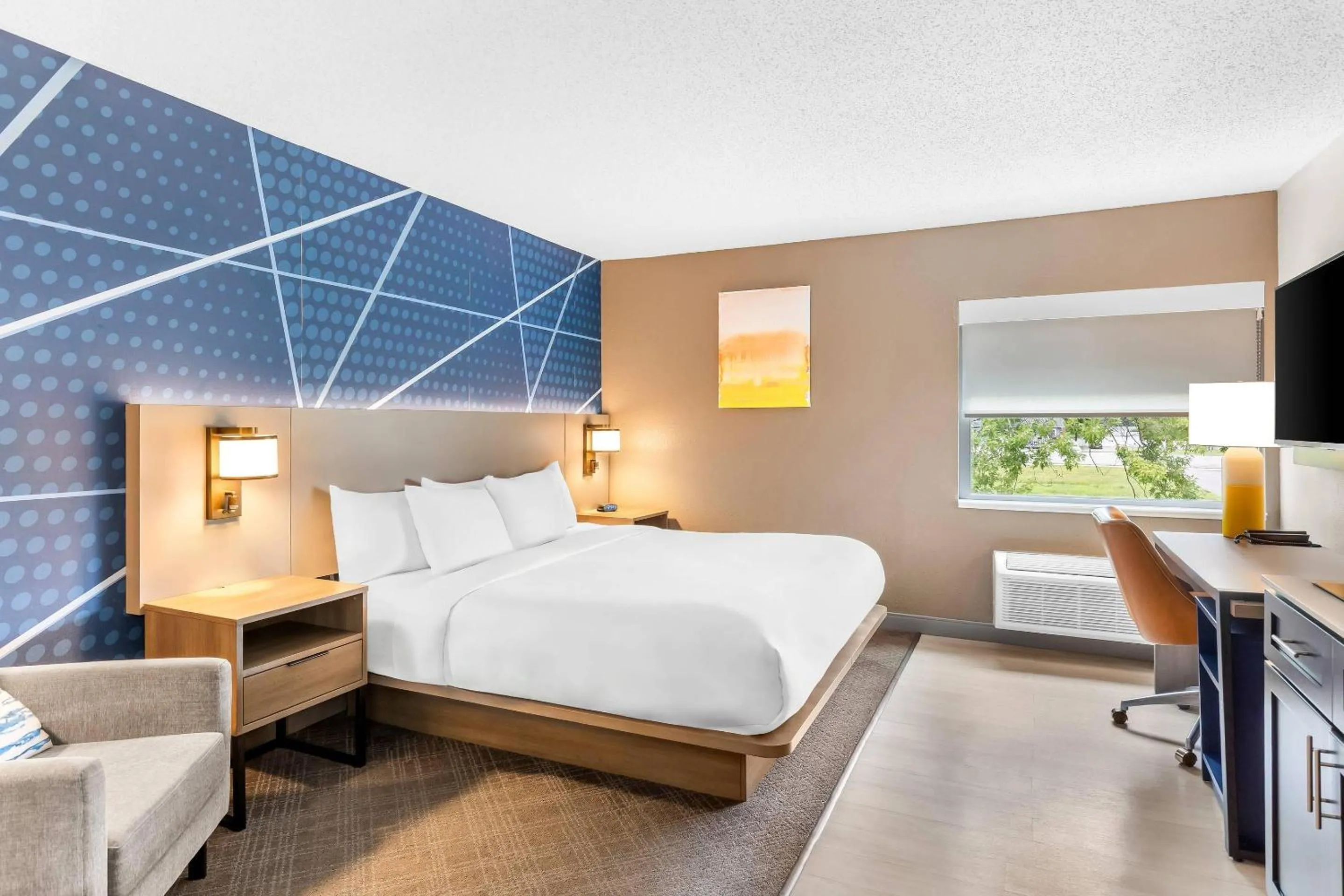 Bedroom, Bed in Comfort Inn Mayfield Heights Cleveland East