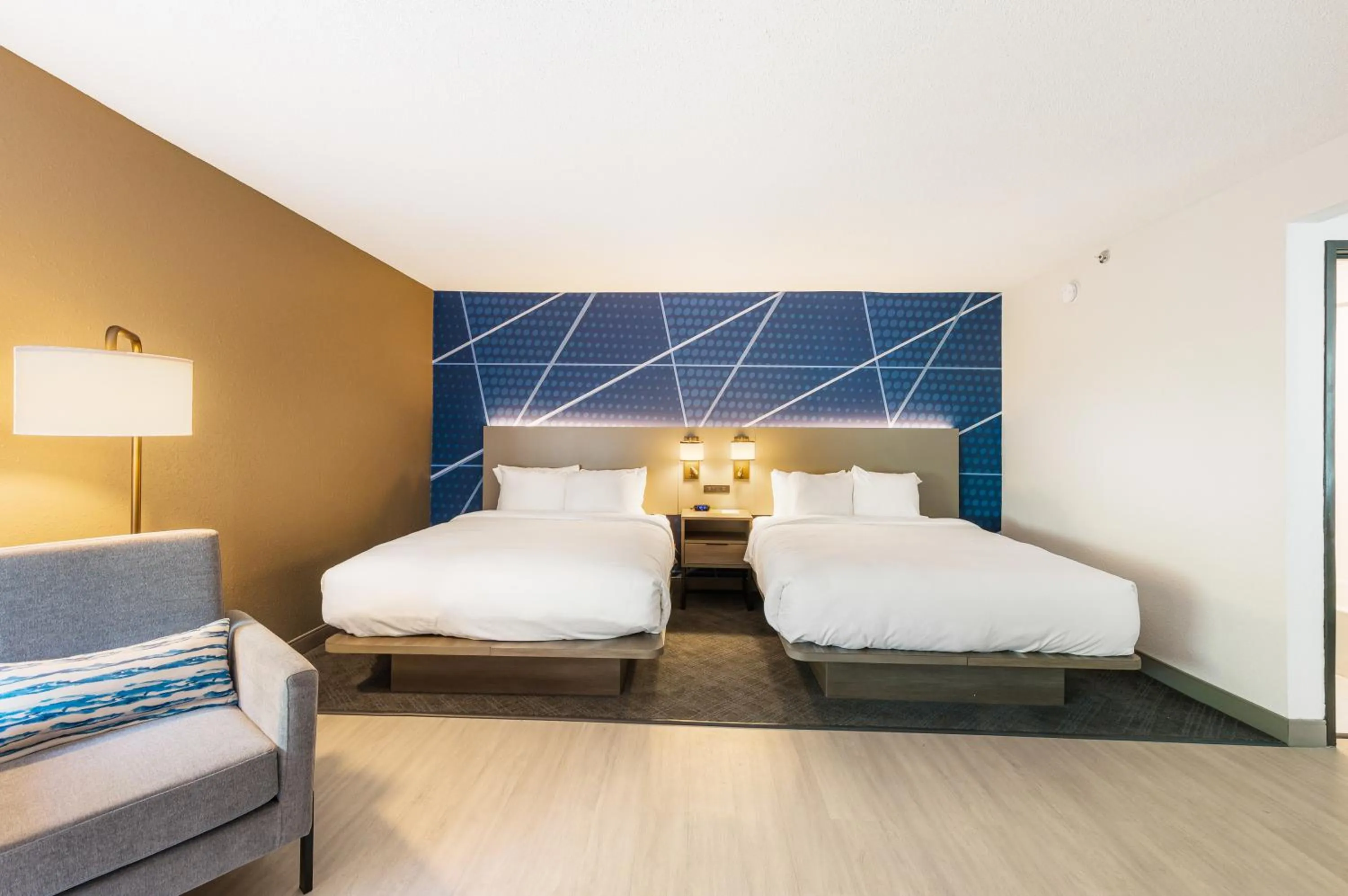 Bed in Comfort Inn Mayfield Heights Cleveland East