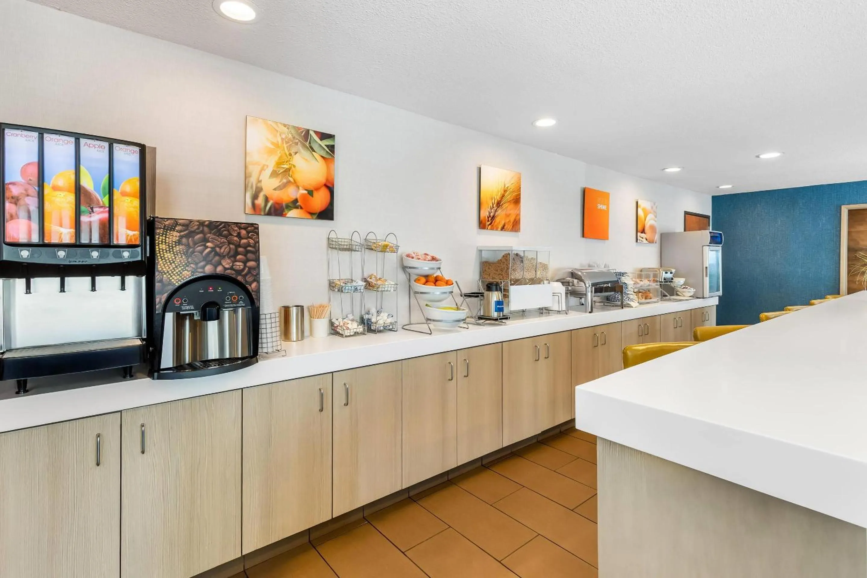 Breakfast in Comfort Inn Mayfield Heights Cleveland East