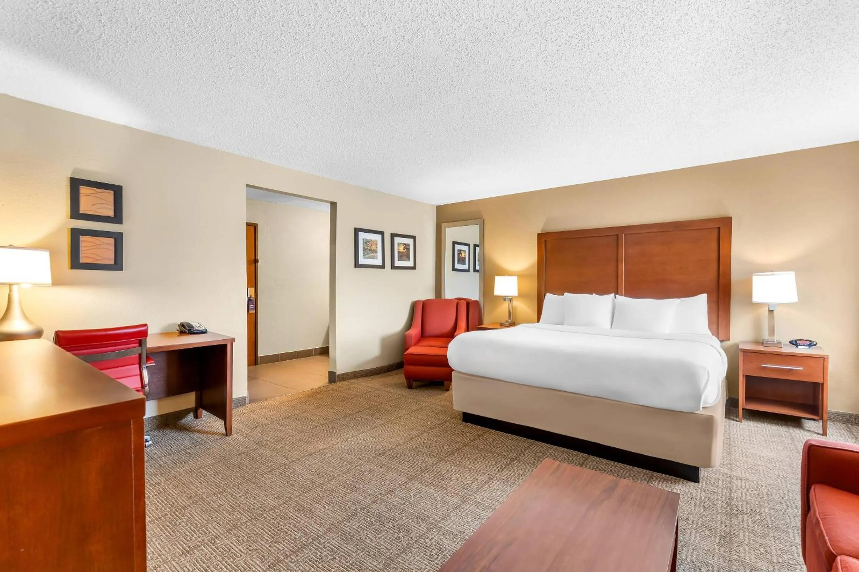 Bedroom, Bed in Comfort Inn Mayfield Heights Cleveland East