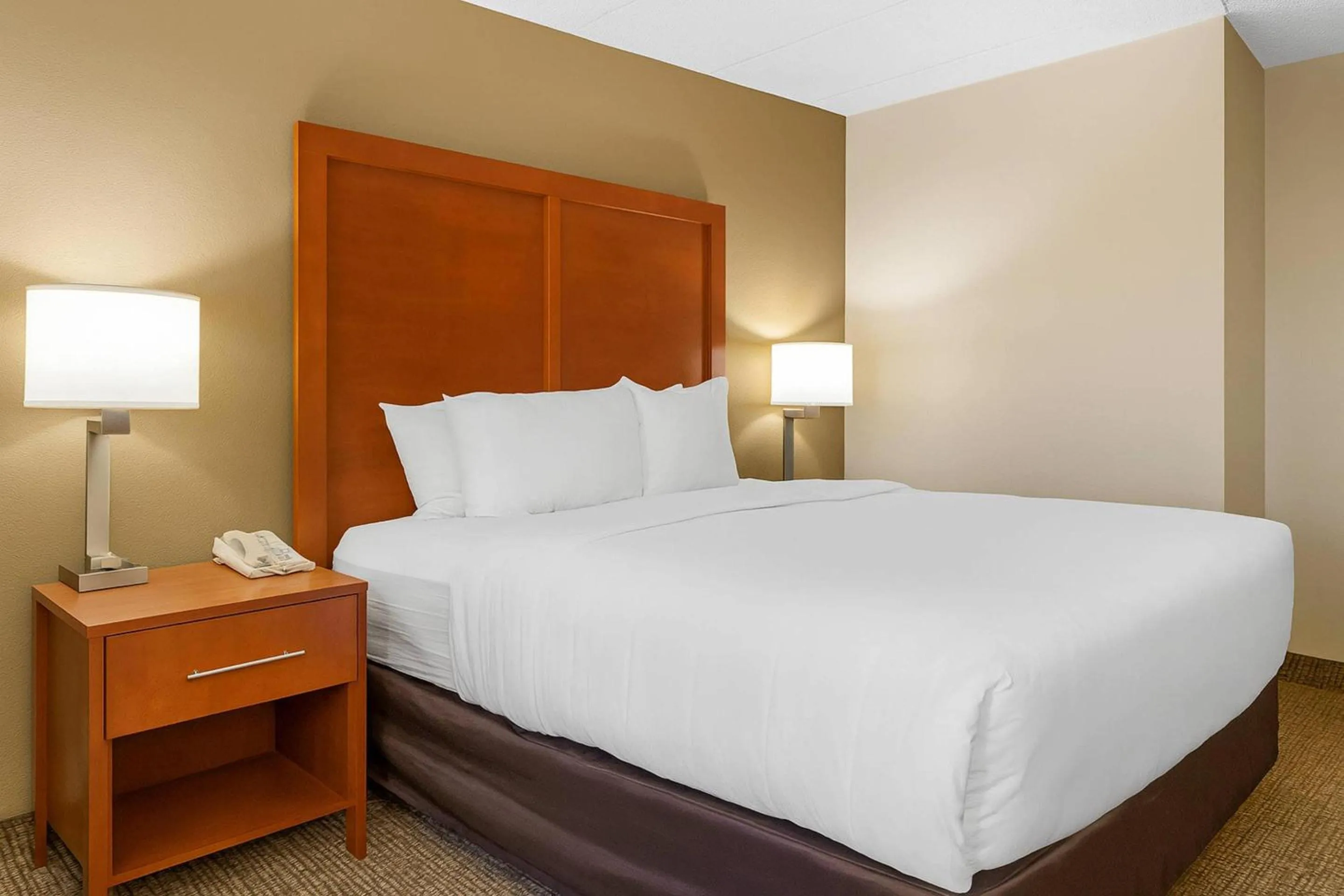 Bedroom, Bed in Comfort Inn Oxford - University Area