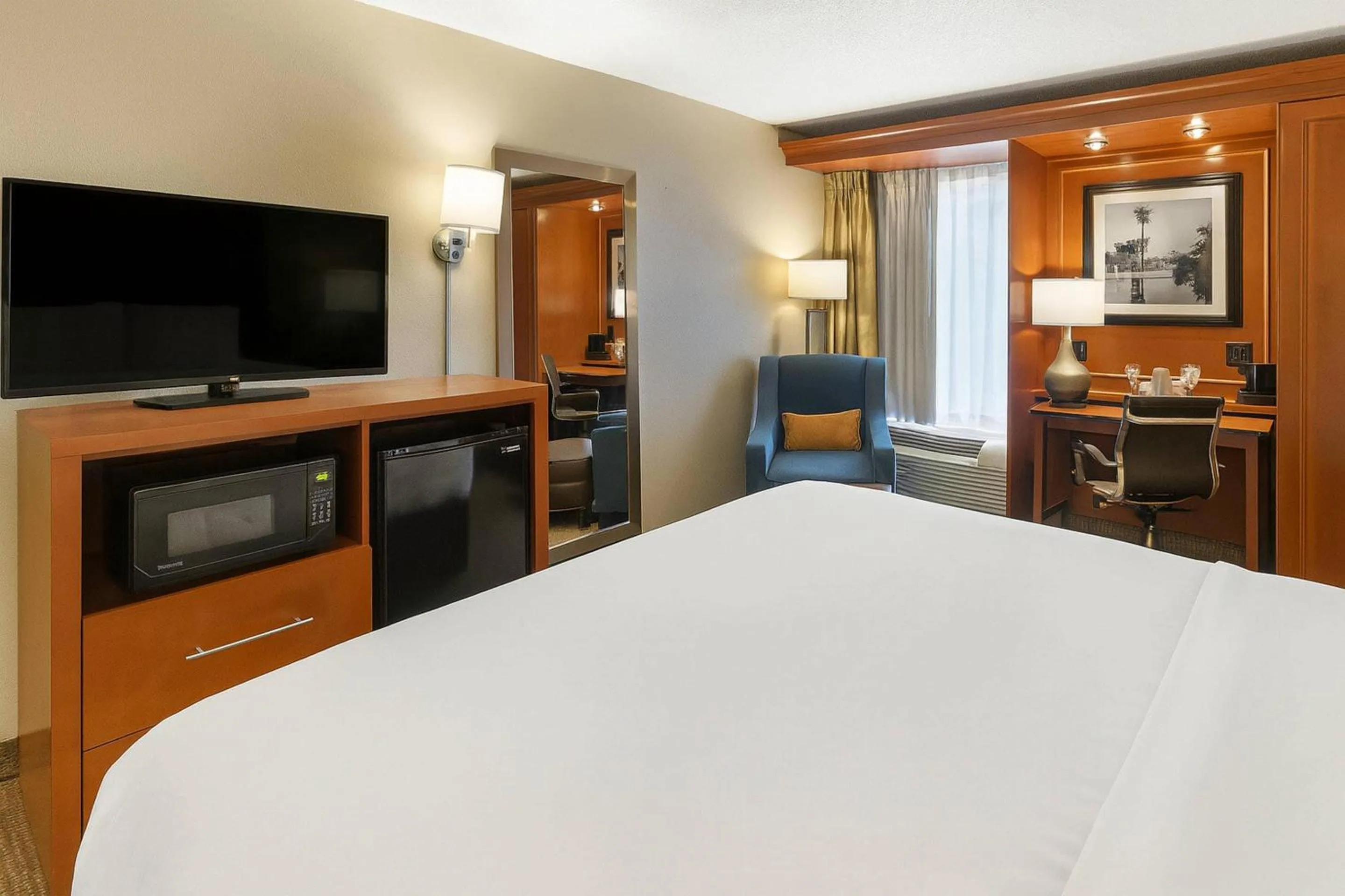 Bedroom, Bed in Comfort Inn Oxford - University Area