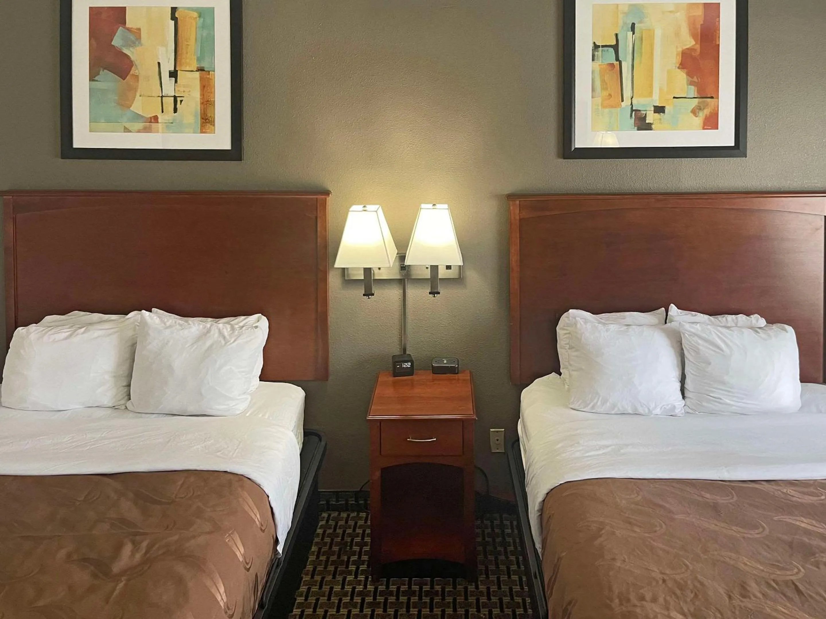 Bedroom, Bed in Quality Inn & Suites Cincinnati Sharonville