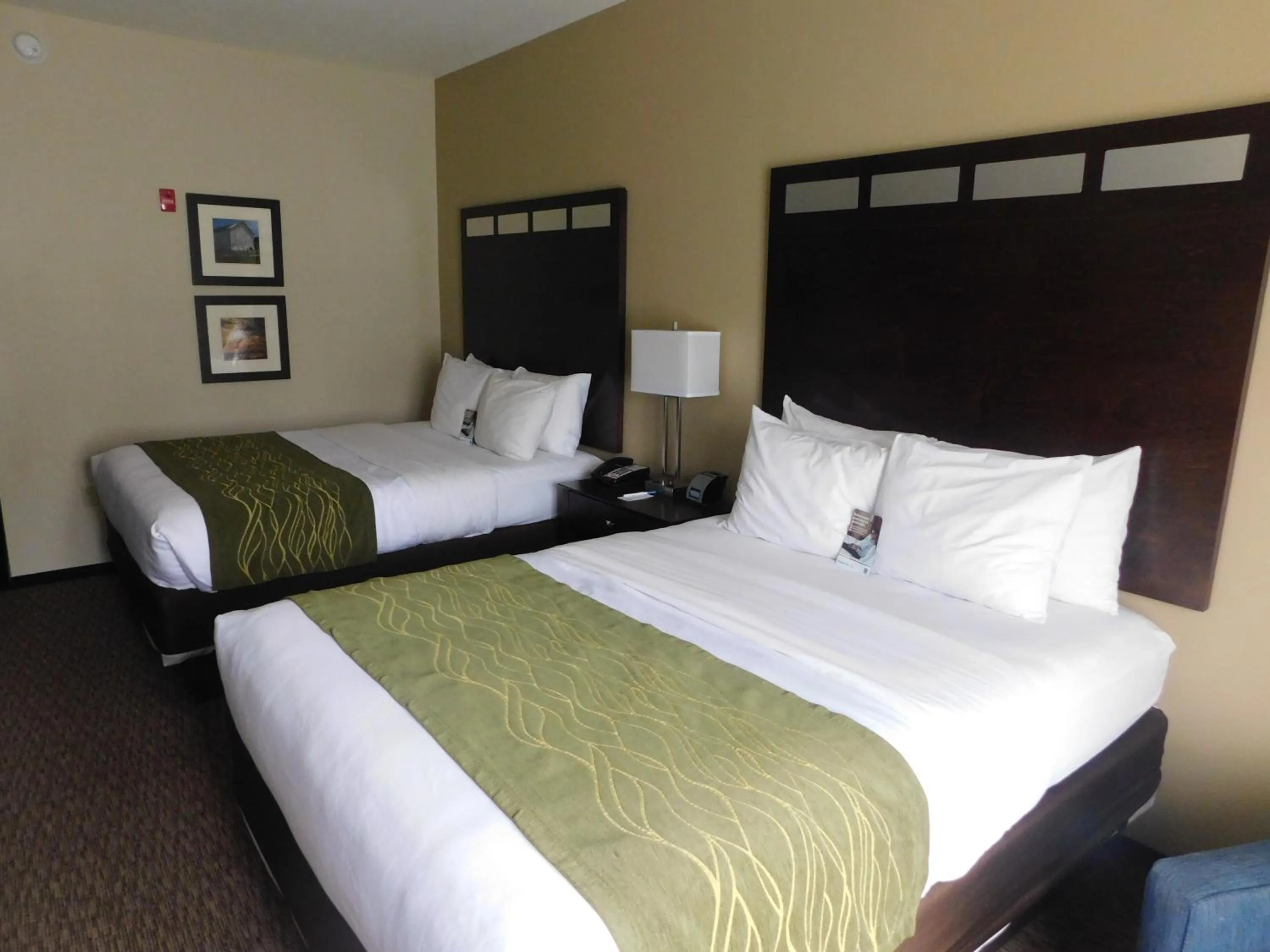 Bed in Comfort Inn St Clairsville