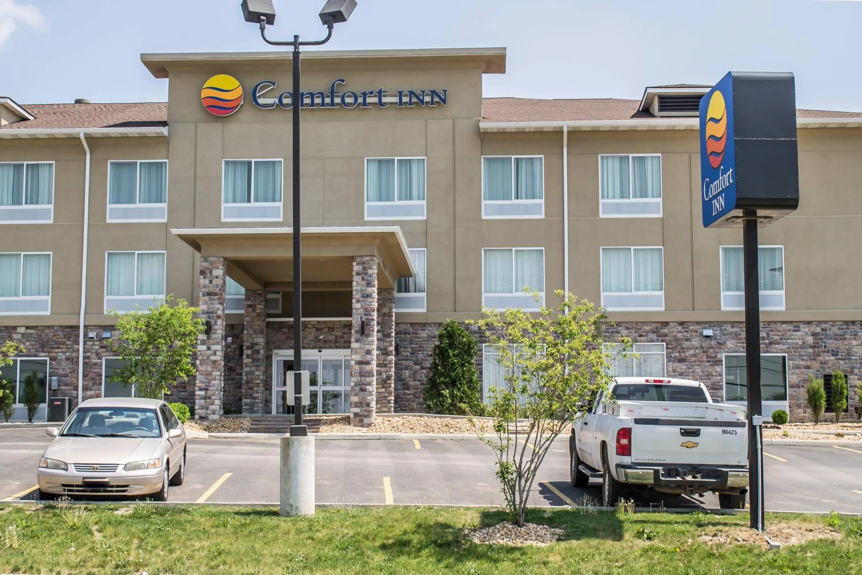 Property building in Comfort Inn St Clairsville