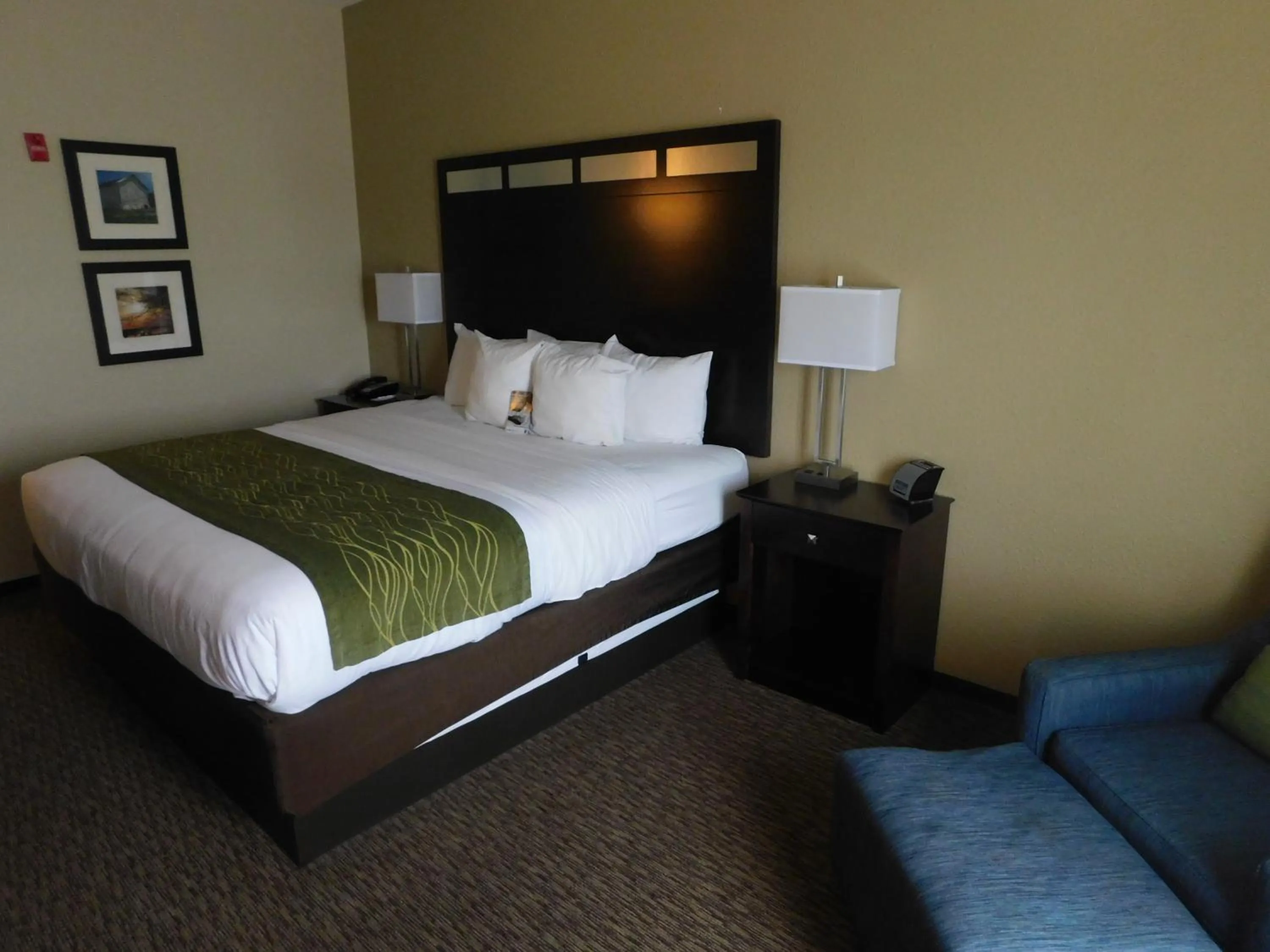 Bed in Comfort Inn St Clairsville