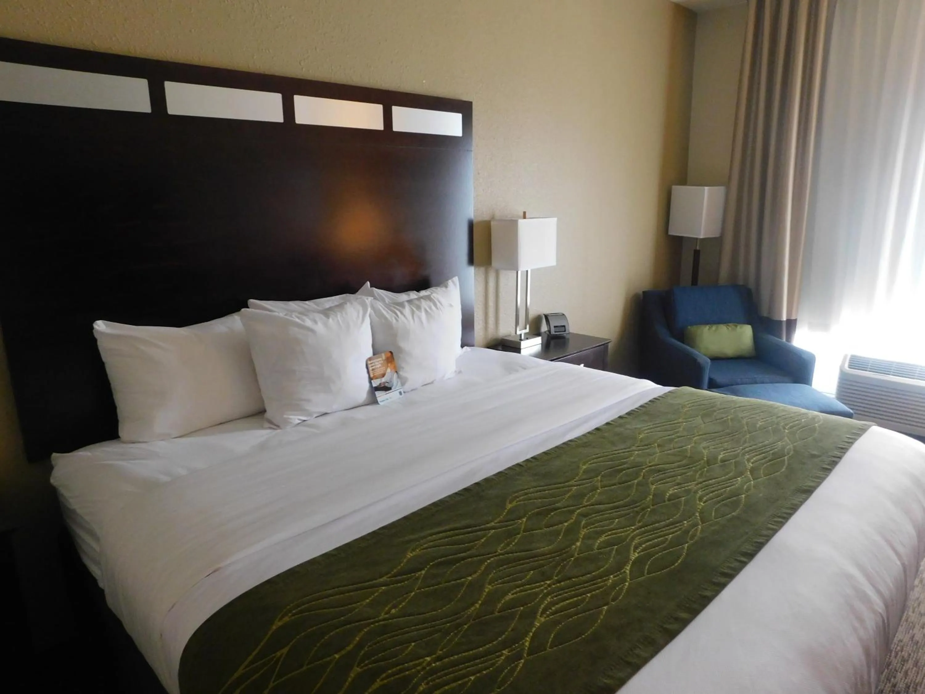 Bed in Comfort Inn St Clairsville