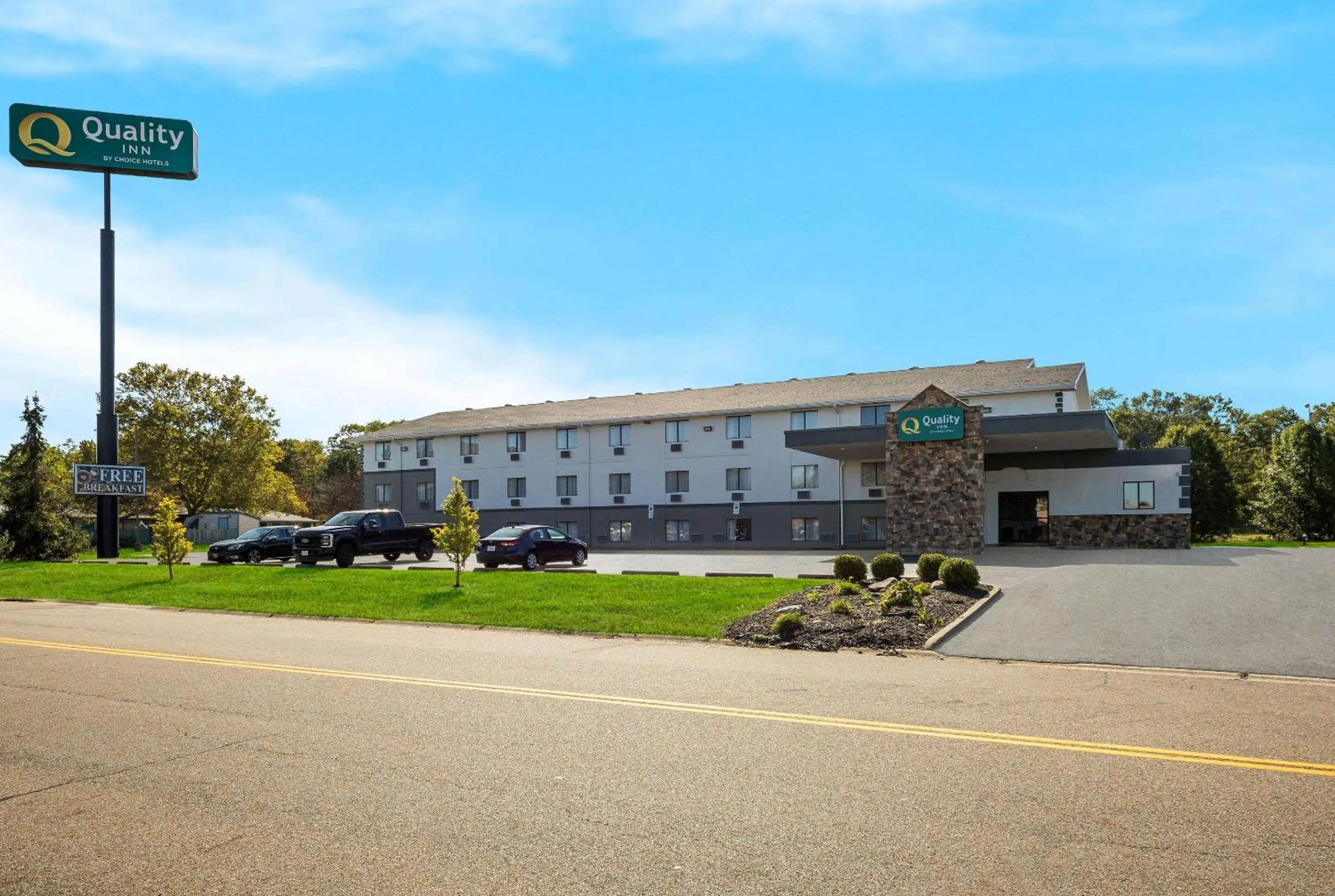 Property building in Quality Inn Hall of Fame