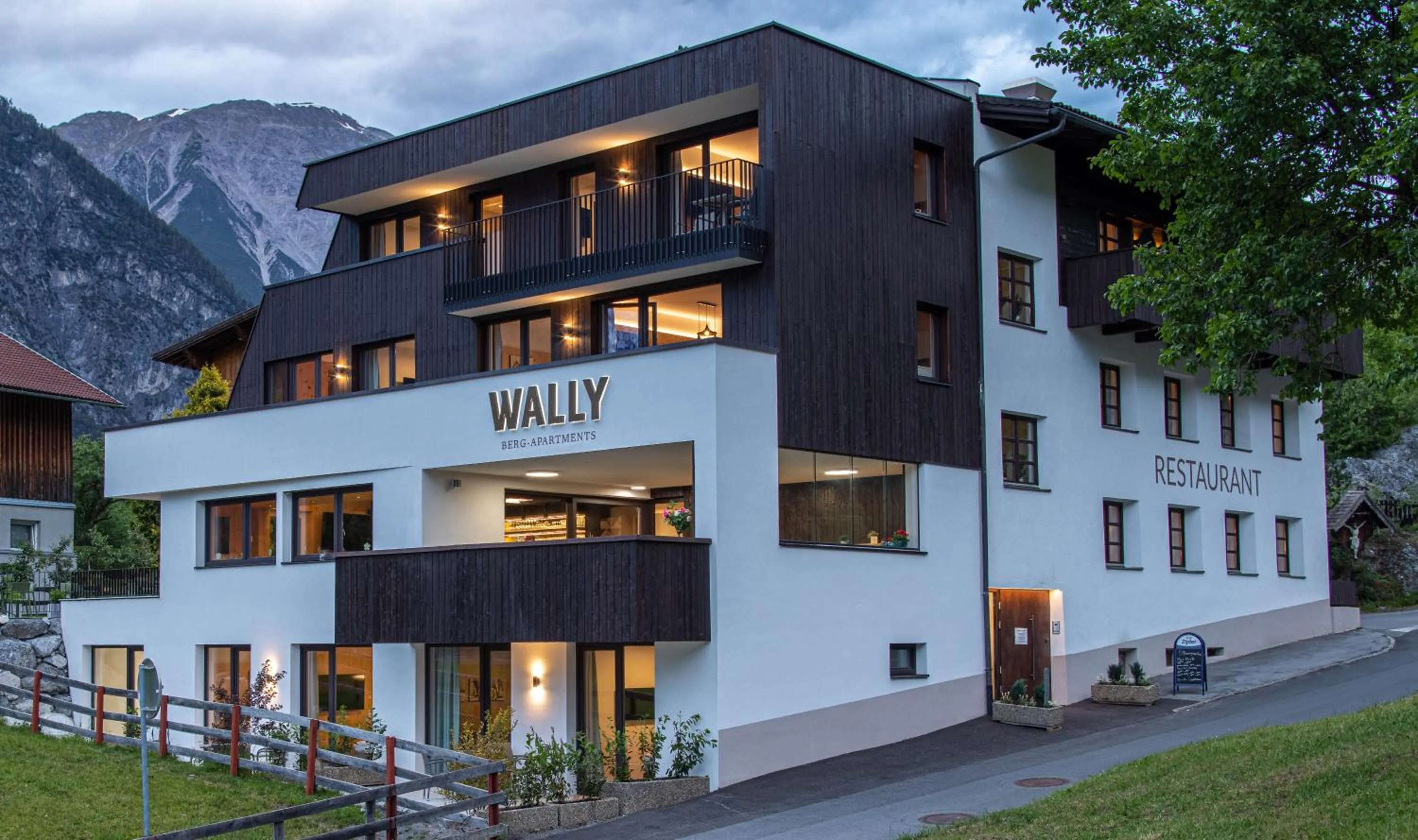 Facade/entrance in Wally Berg-Appartements