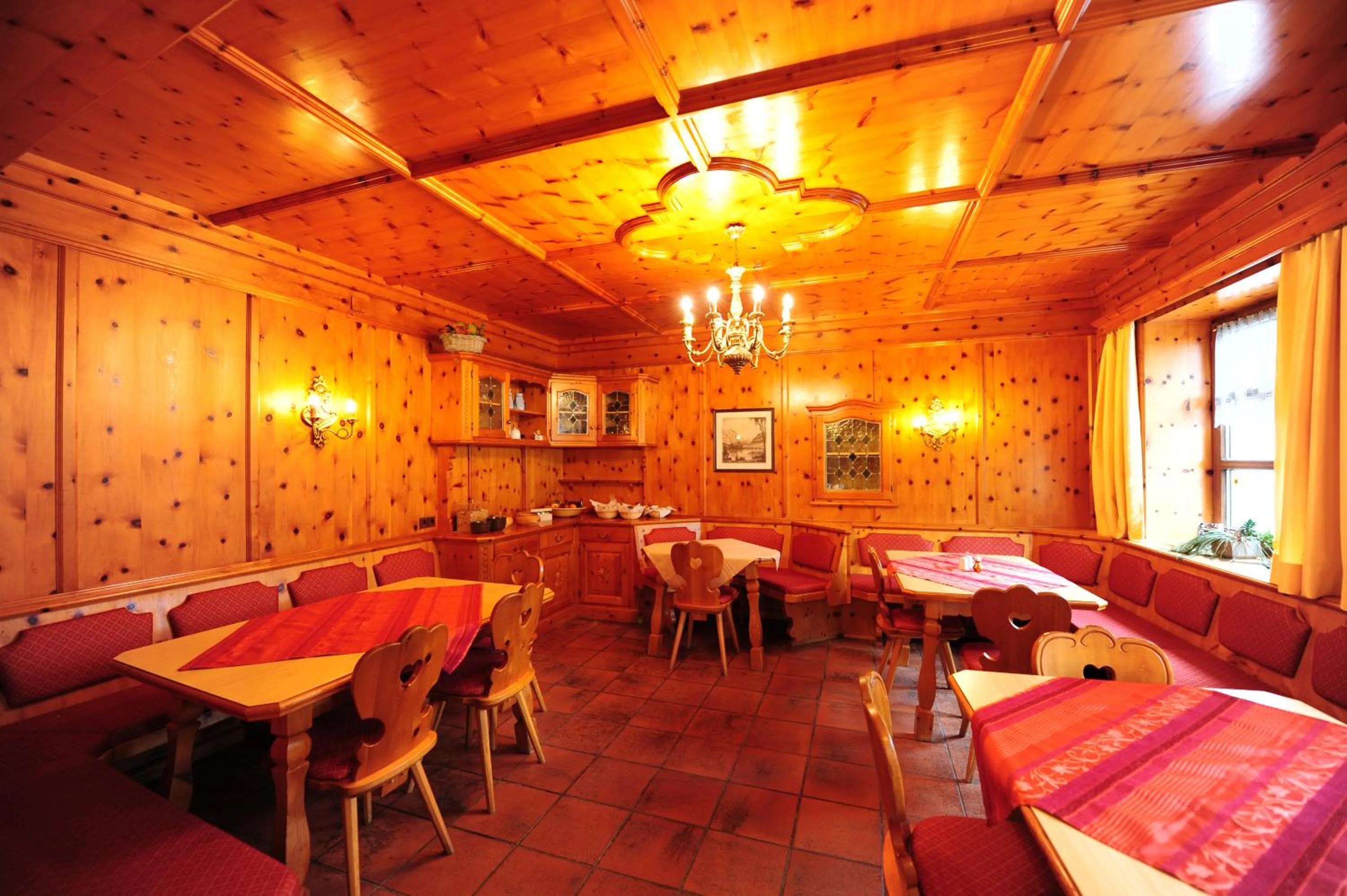 Restaurant/places to eat in Wally Berg-Appartements