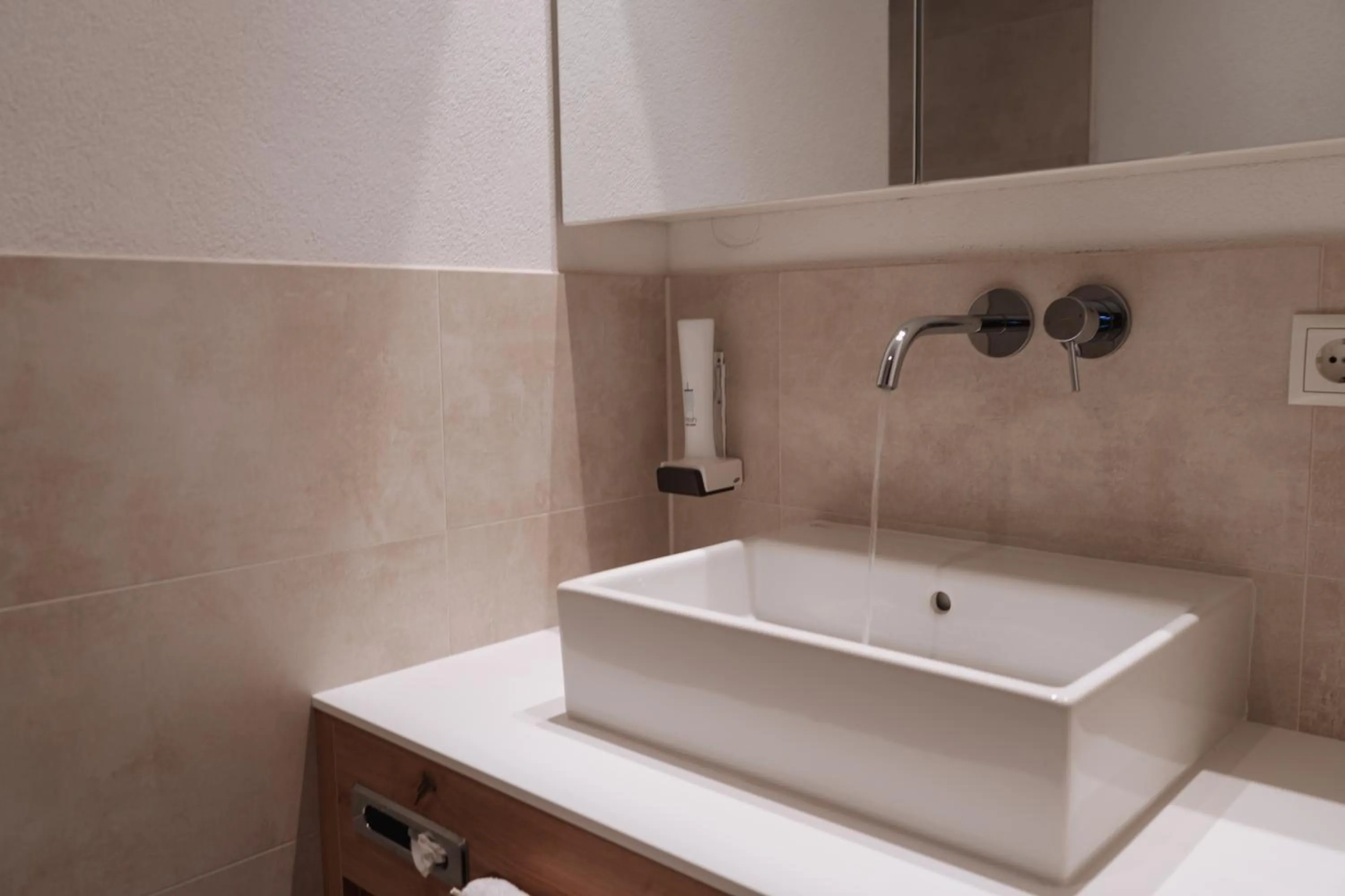 Shower in Wally Berg-Appartements