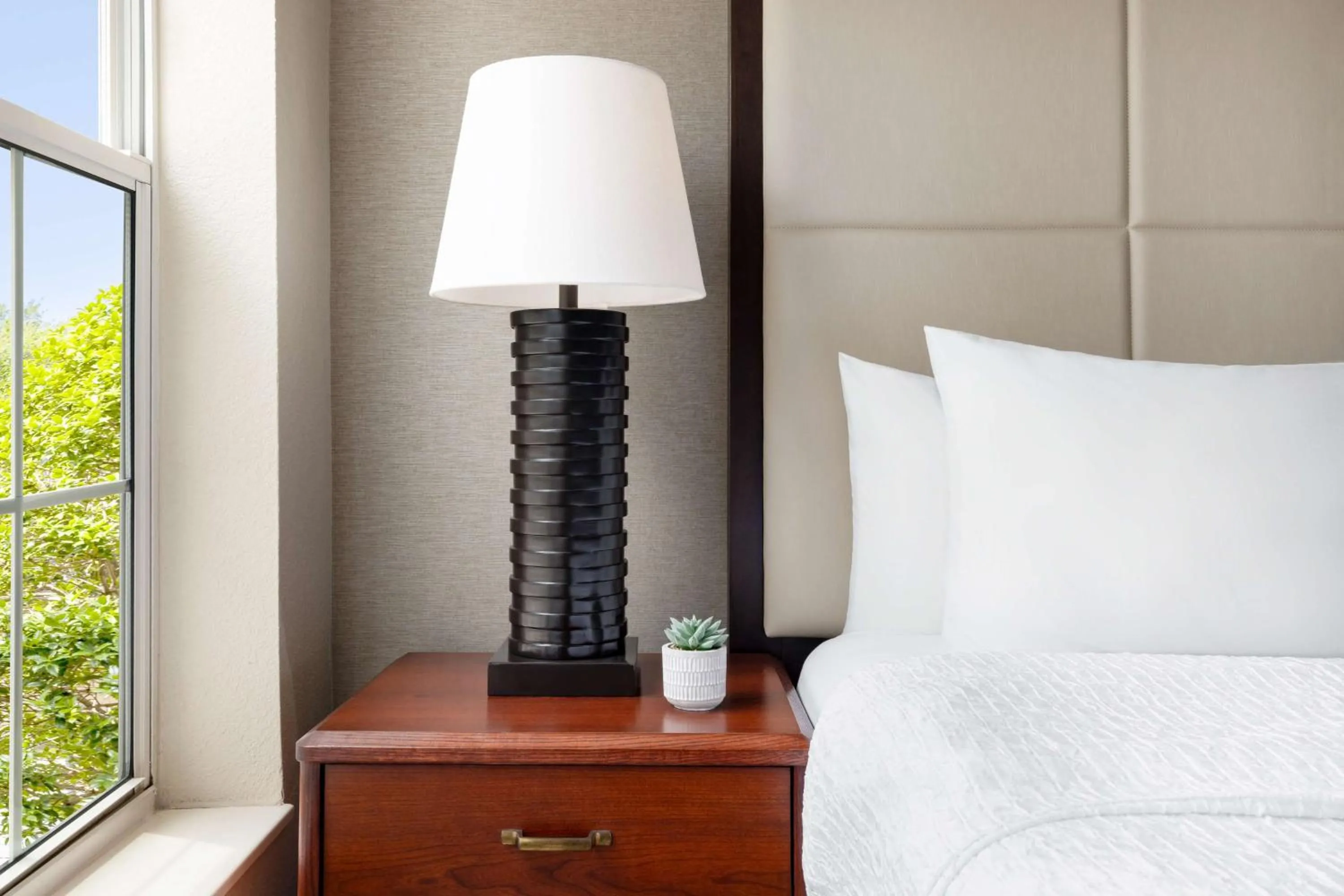 Bed in Homewood Suites by Hilton Dallas-DFW Airport N-Grapevine