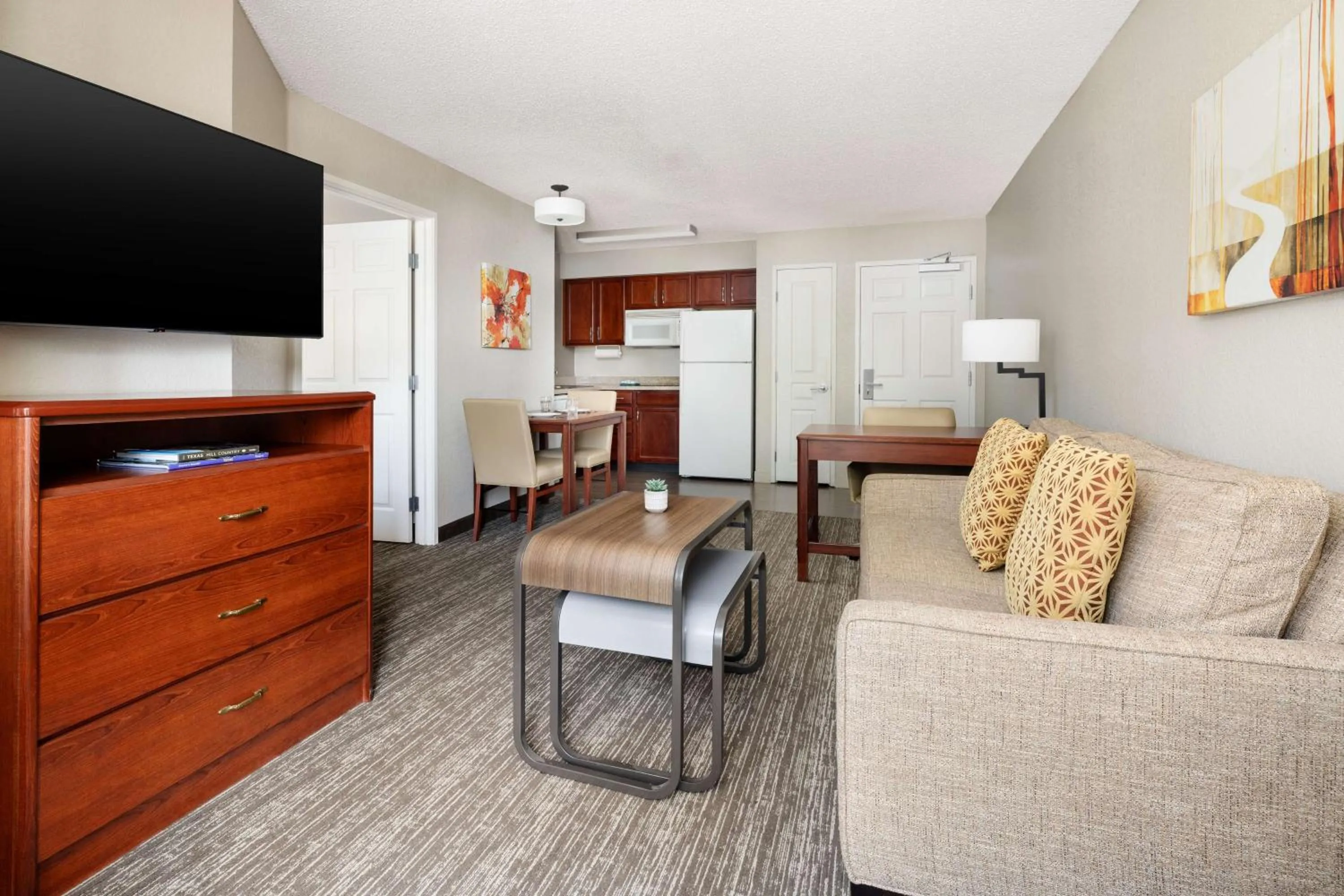 Living room in Homewood Suites by Hilton Dallas-DFW Airport N-Grapevine