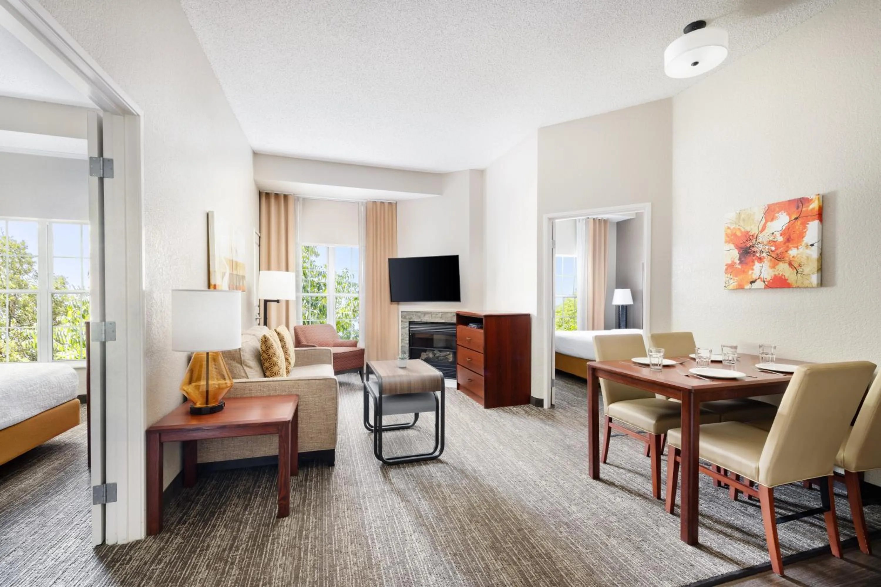 Guests in Homewood Suites by Hilton Dallas-DFW Airport N-Grapevine
