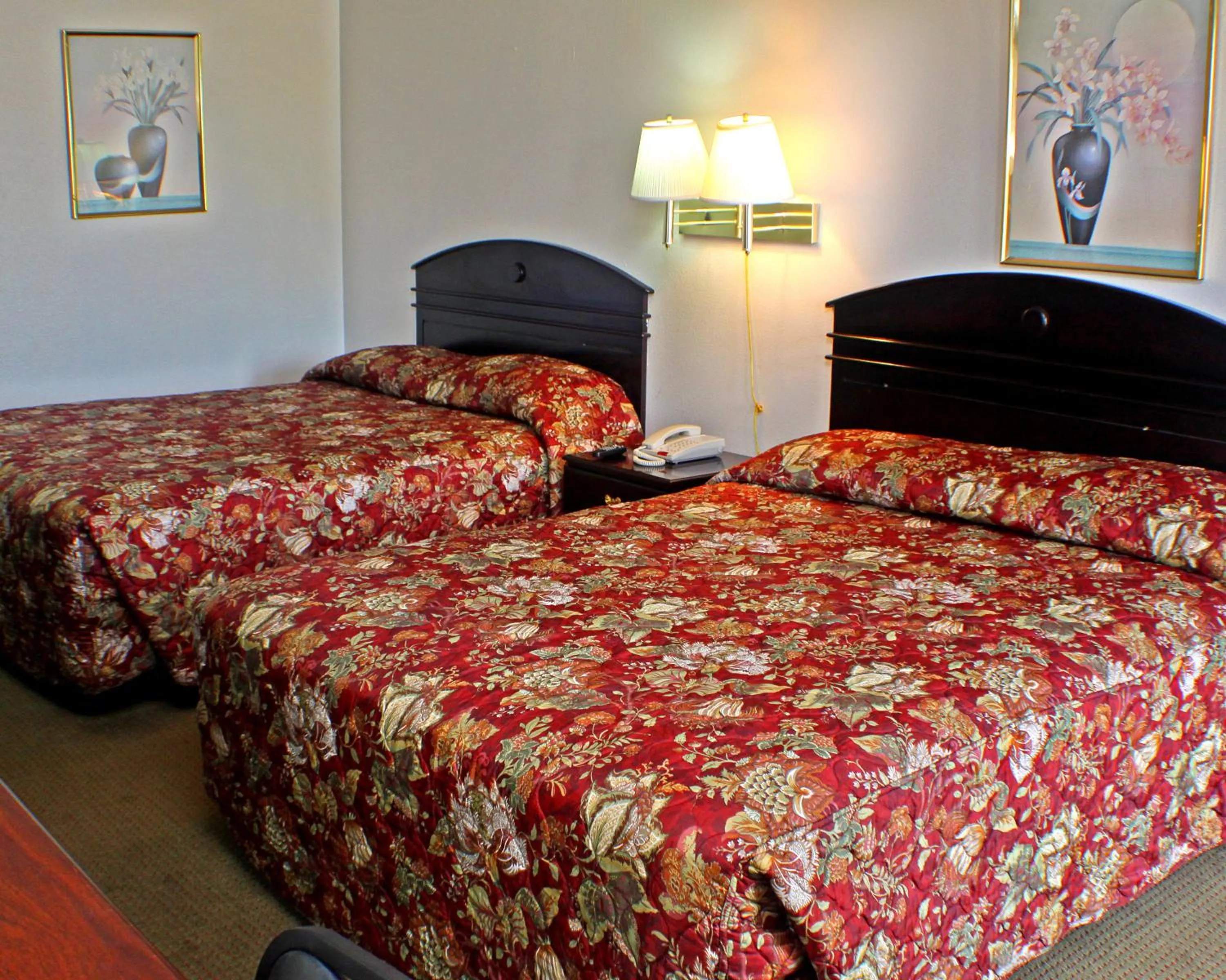 Bed in American Dream Inn