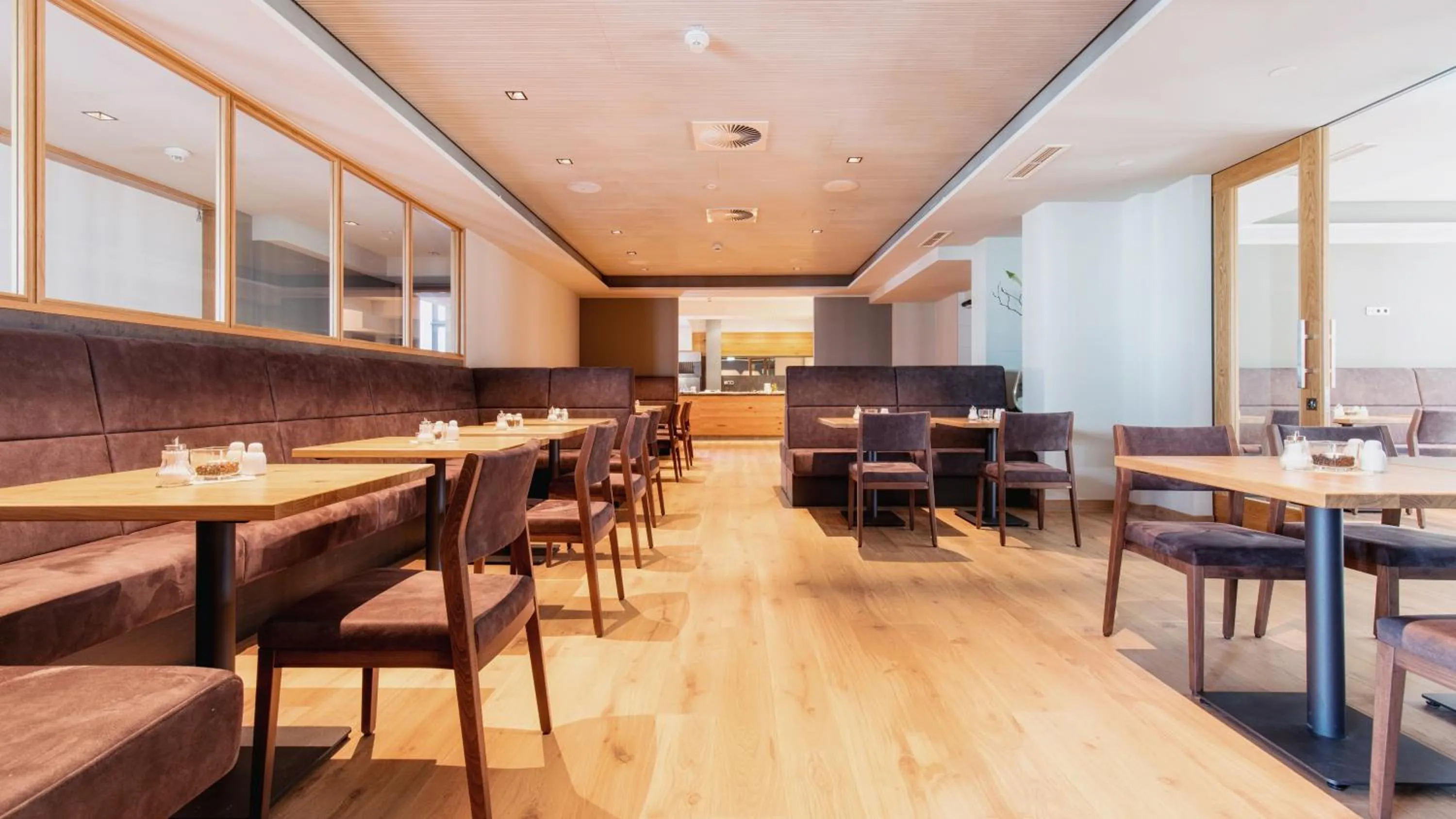 Buffet breakfast in Heuboden Hotel Heu.Loft Freiburg