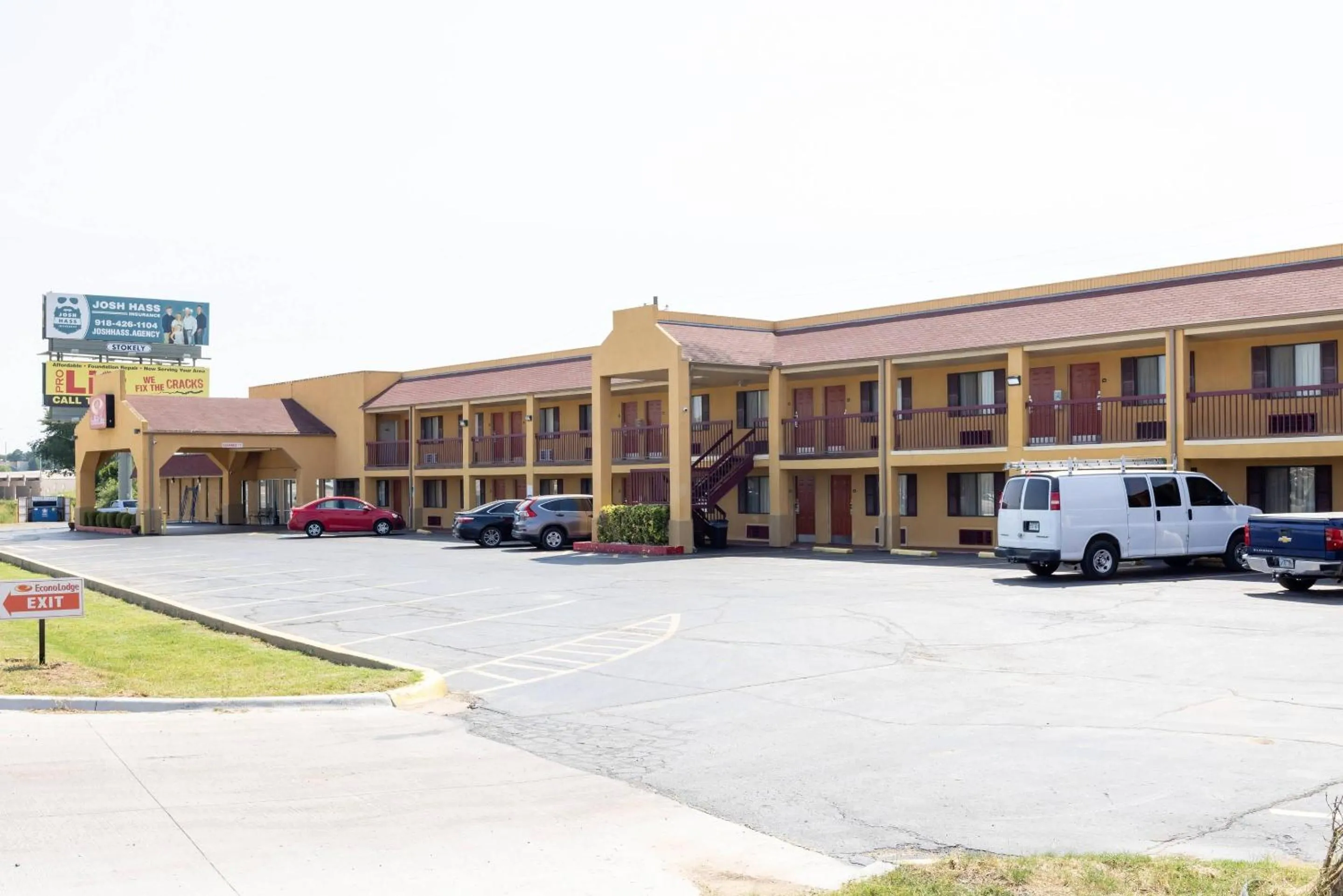 Property building in Econo Lodge McAlester