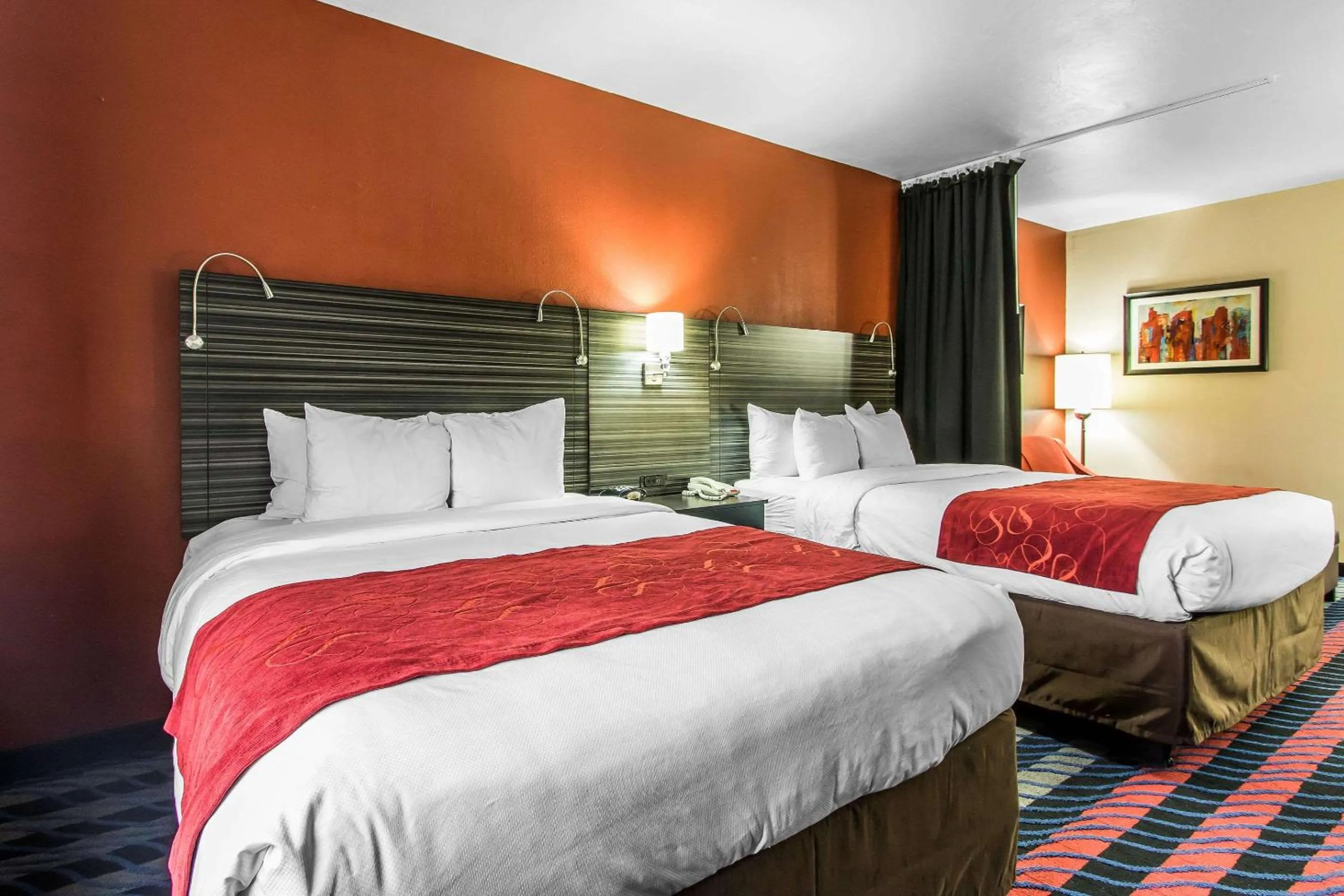 Bedroom, Bed in Comfort Suites Fairgrounds West